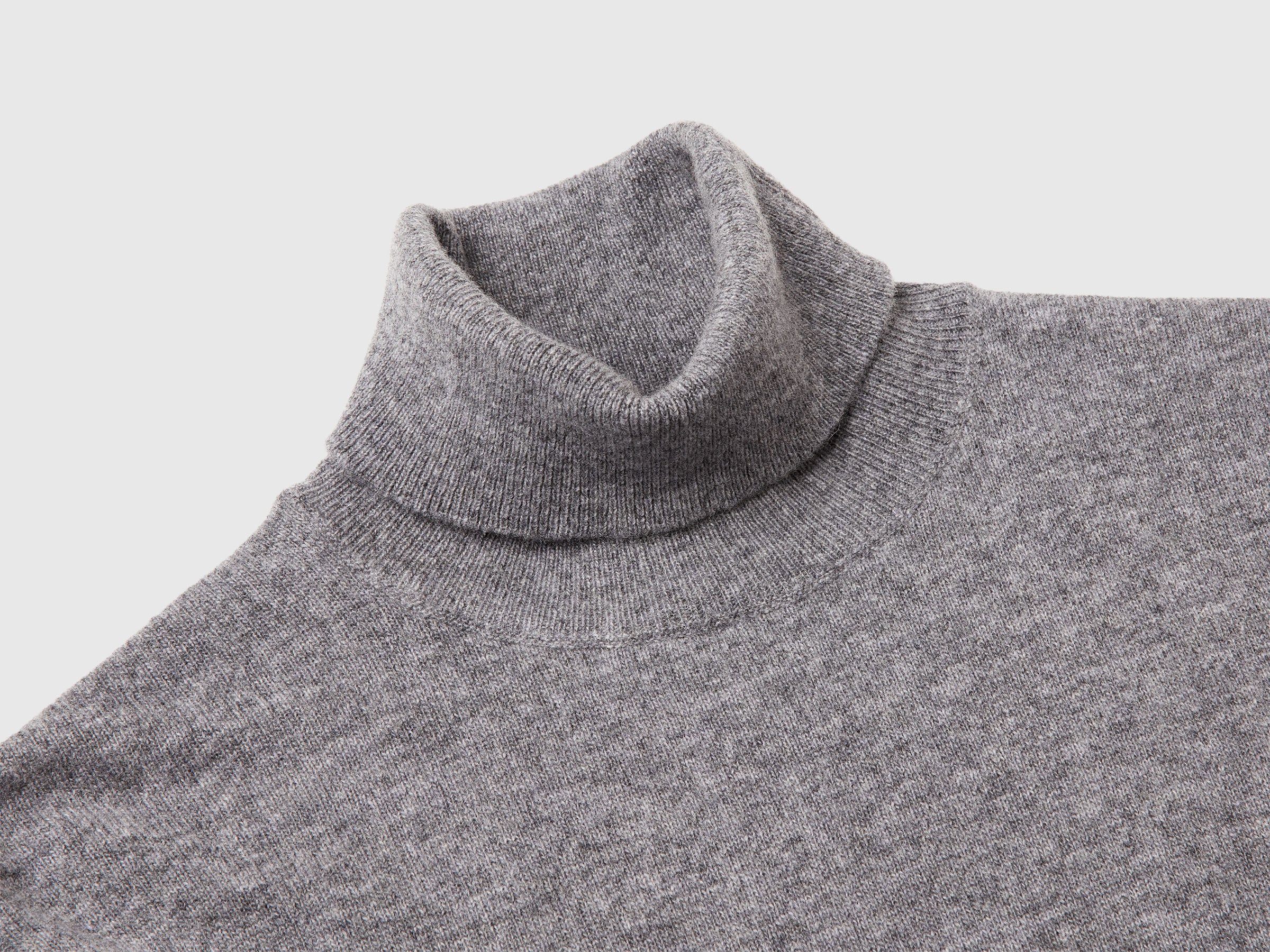 Camisola de gola alta cinzento rato em pura lã Merino - ucb_image_DS1
