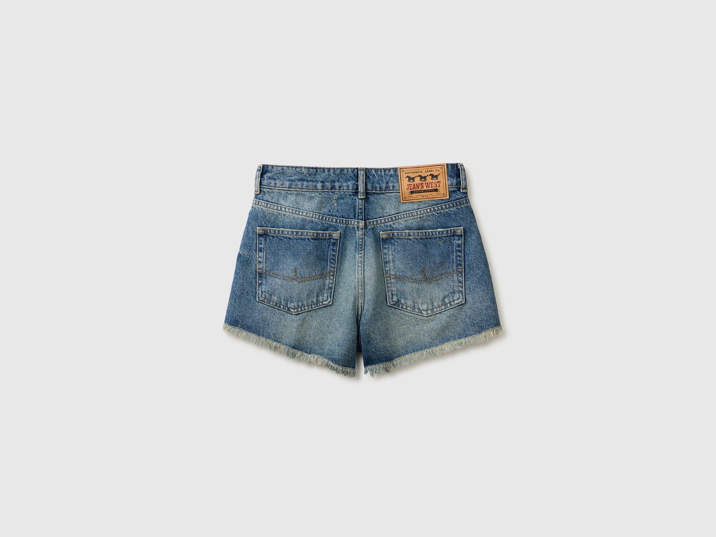 Shorts de jeans com franjas - ucb_image_BS