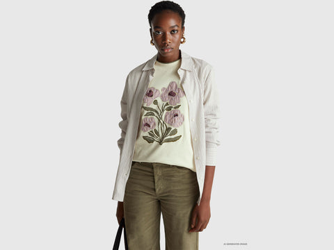 T-shirt com estampa e bordado - ucb_image_F