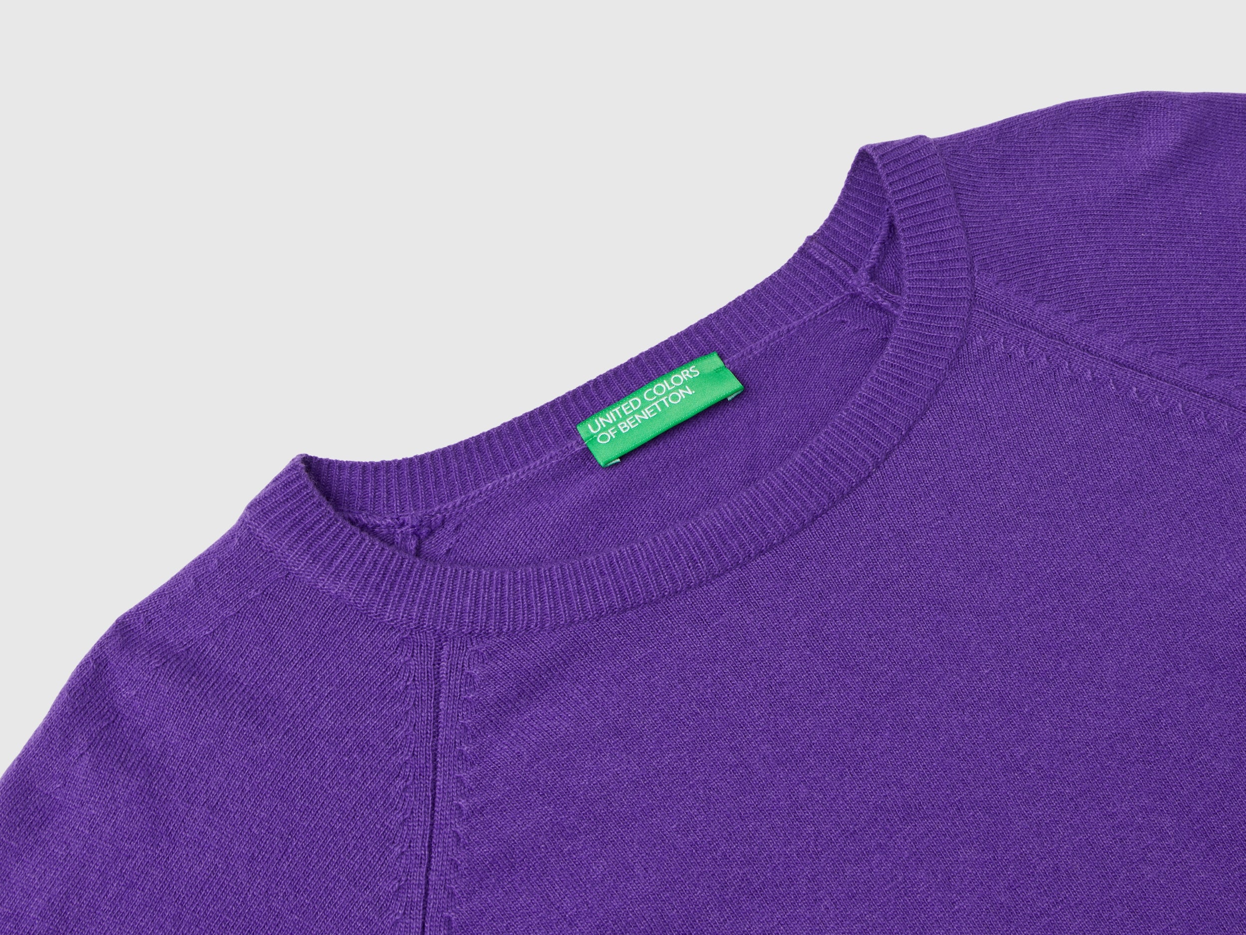 Camisola de gola redonda violeta em mistura de lã e caxemira - ucb_image_DS1