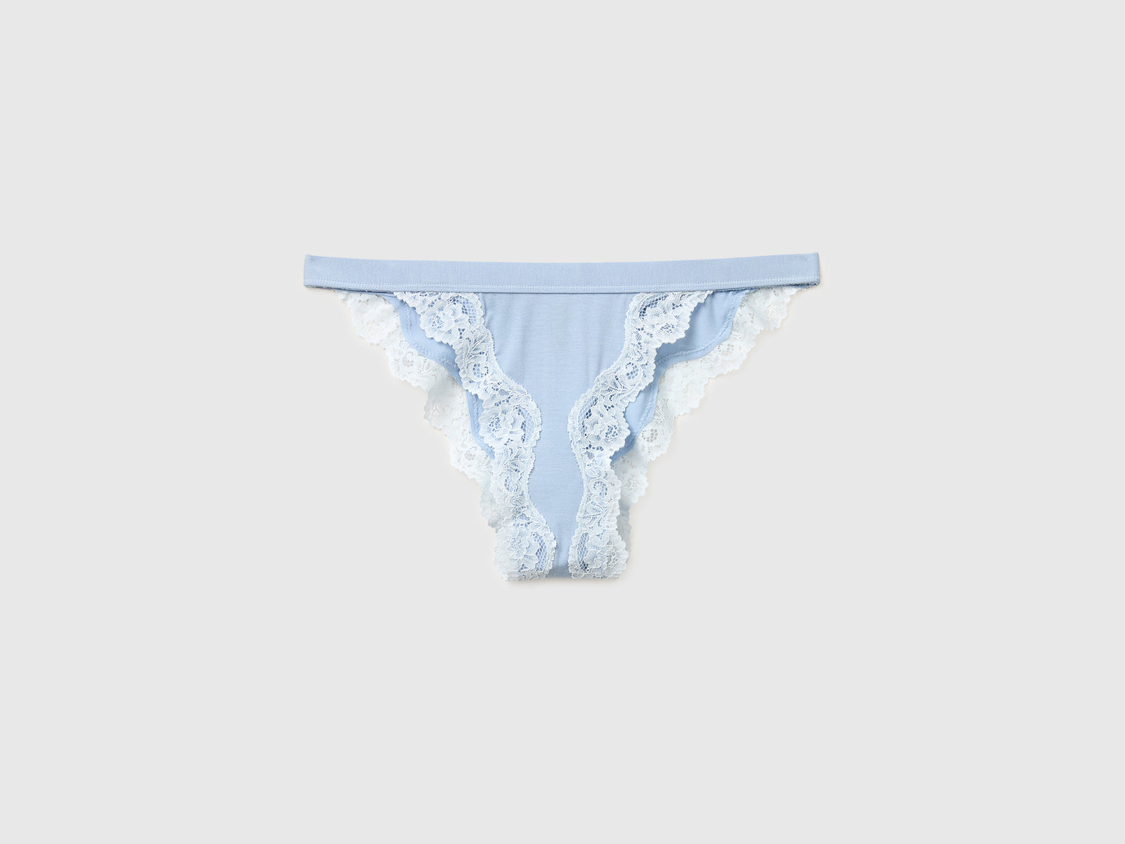 Low-cut briefs in silk blend with lace - ucb_image_FS