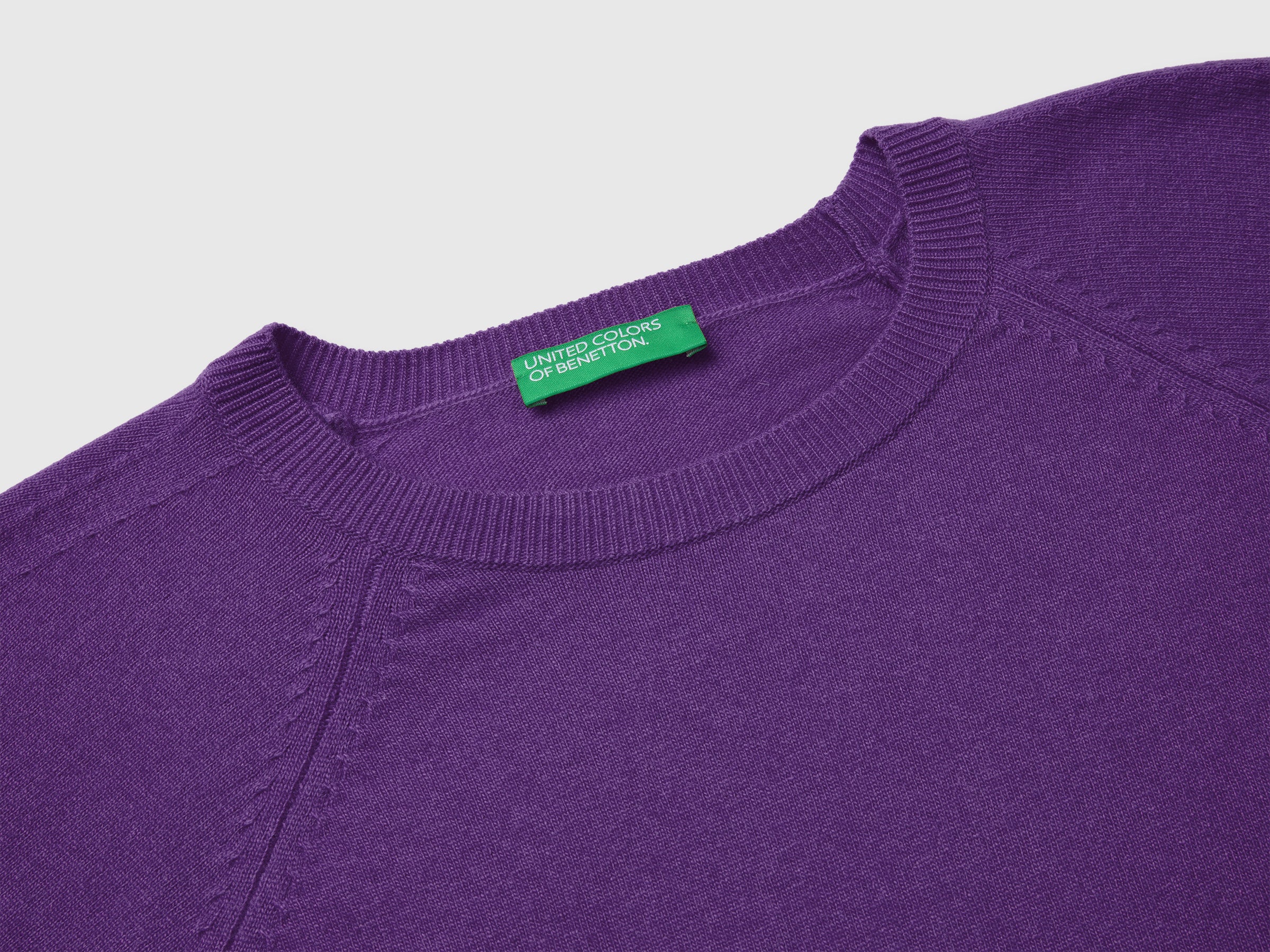Camisola de gola redonda violeta em mistura de lã e caxemira - ucb_image_DS1