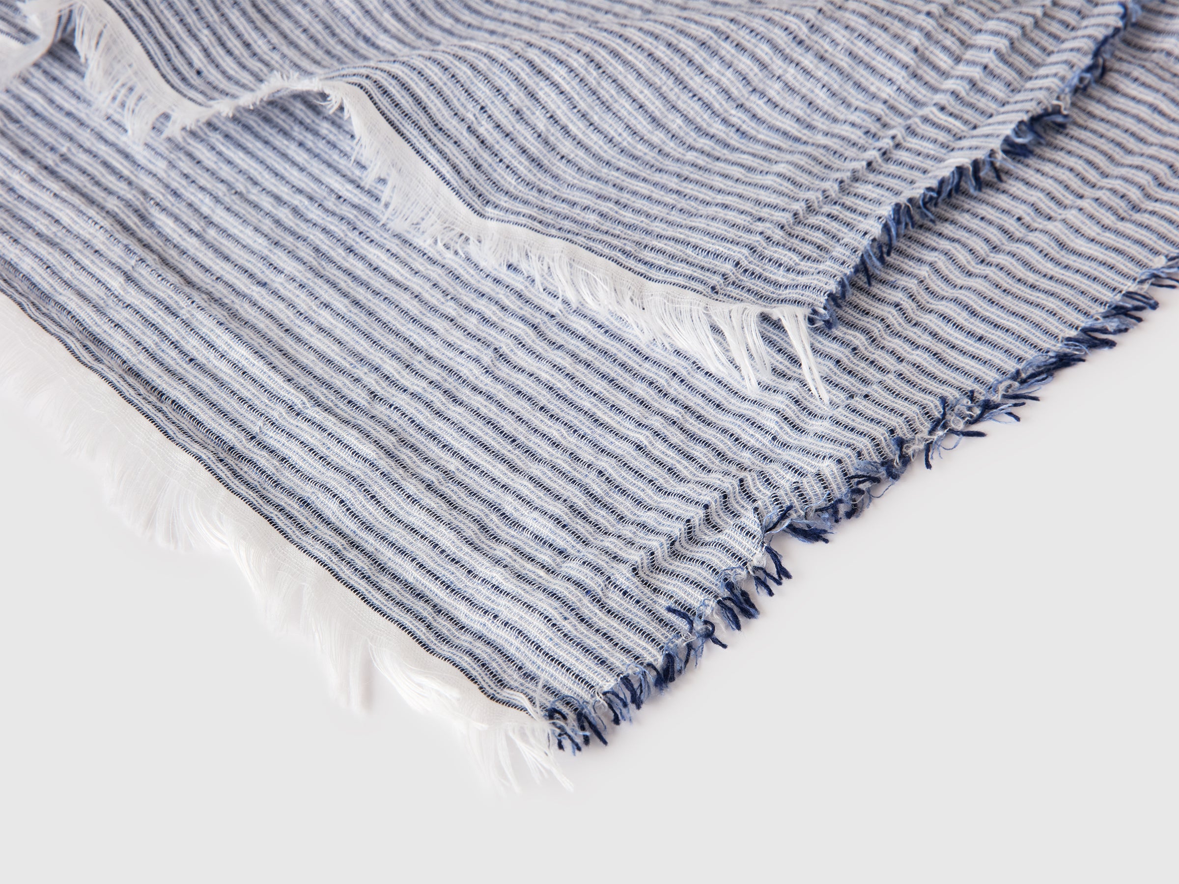 Striped scarf - ucb_image_DS1