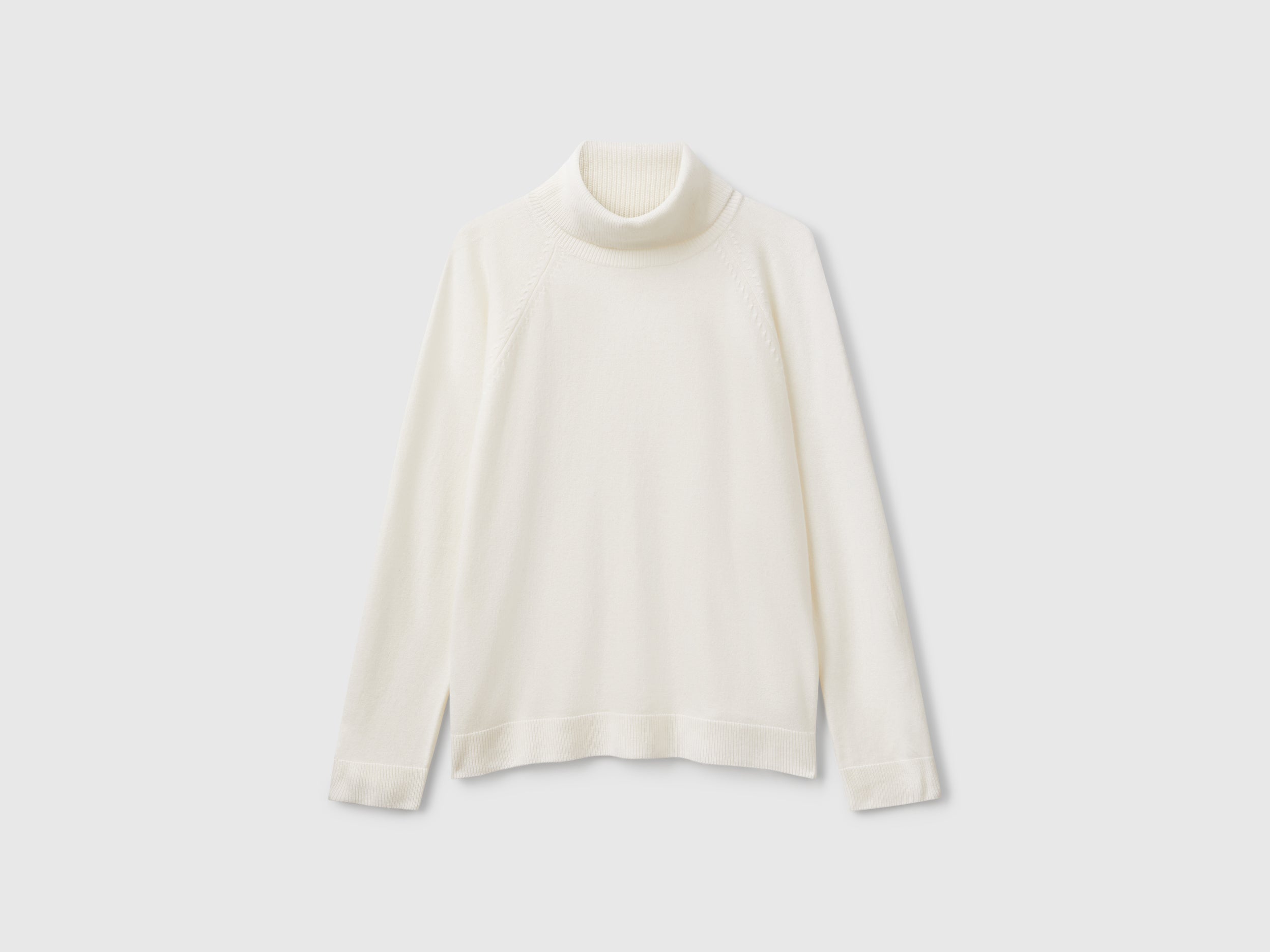 Camisola de gola alta nata em mistura de lã e caxemira. - ucb_image_FS