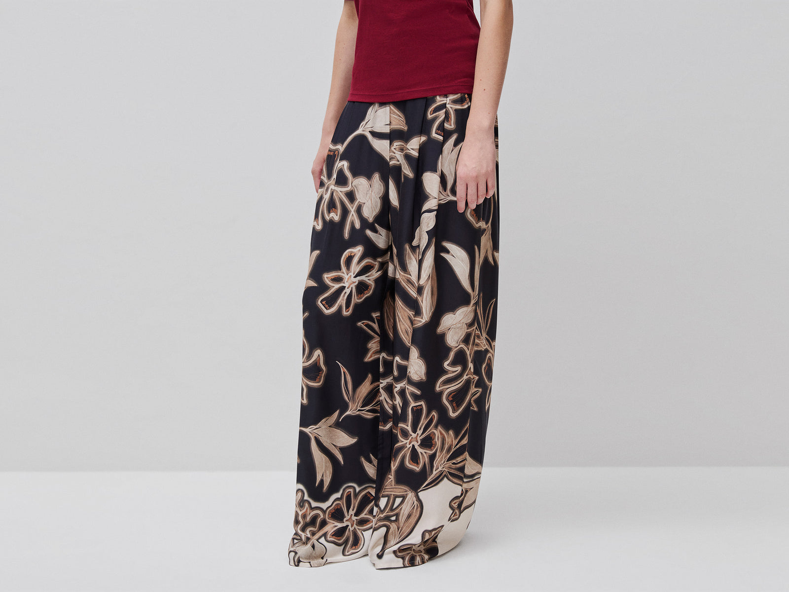 Calças amplas com estampado floral - ucb_image_F