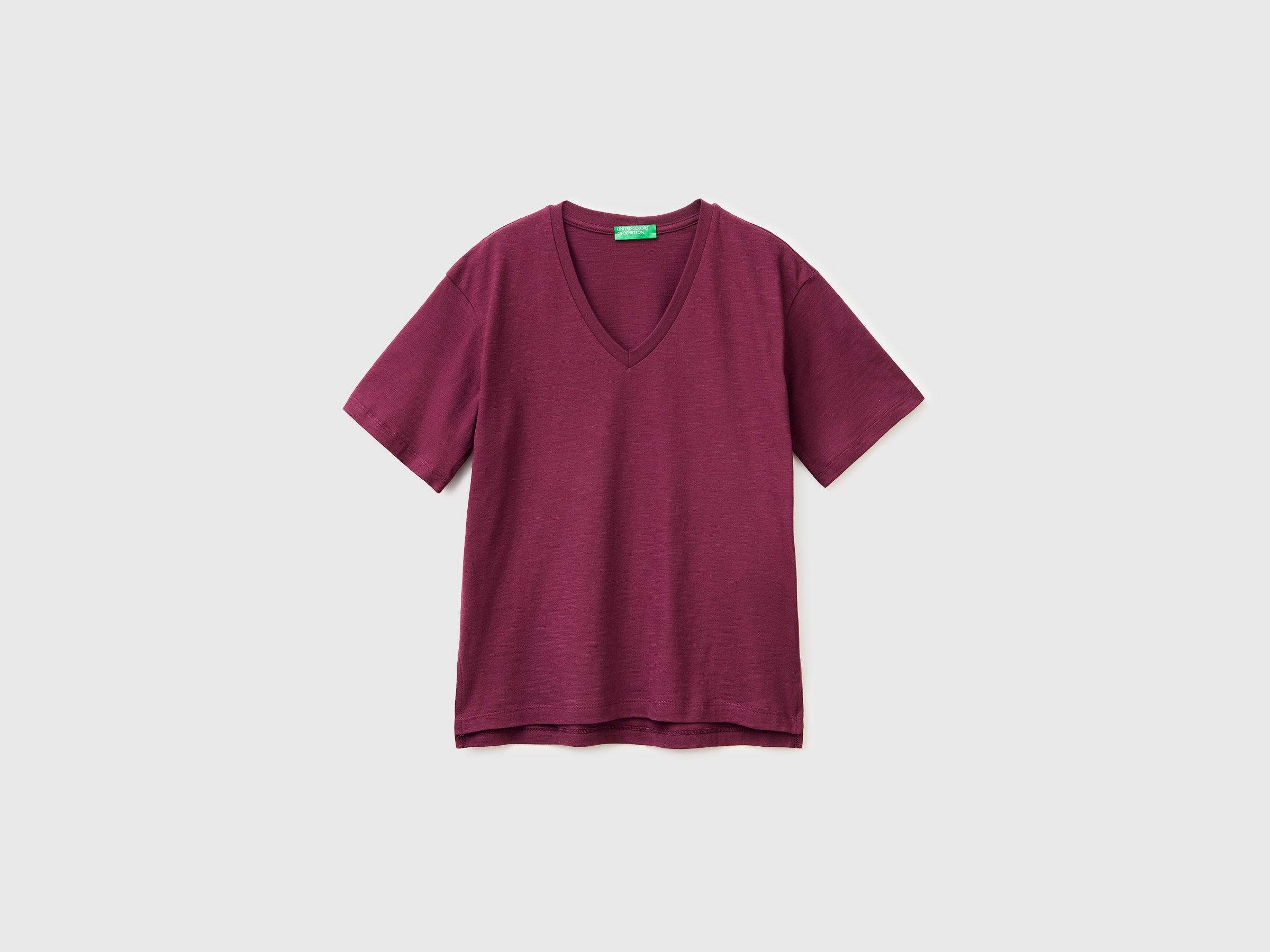 T-shirt decote em V em algodão leve - ucb_image_FS