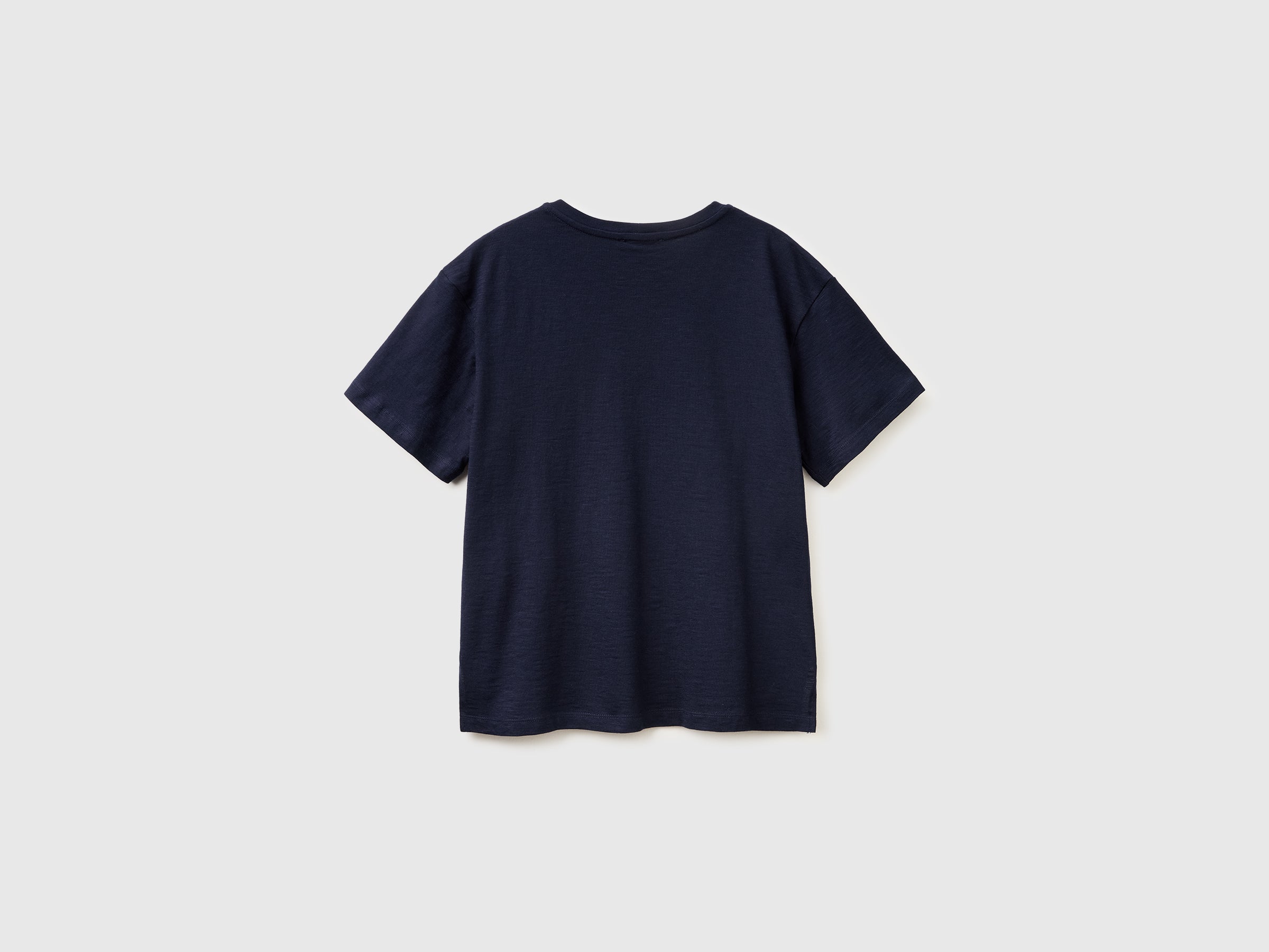 V-neck t-shirt in lightweight cotton - ucb_image_BS