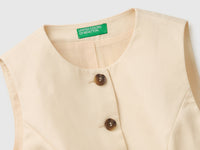 Crew neck vest with buttons - ucb_image_DS1