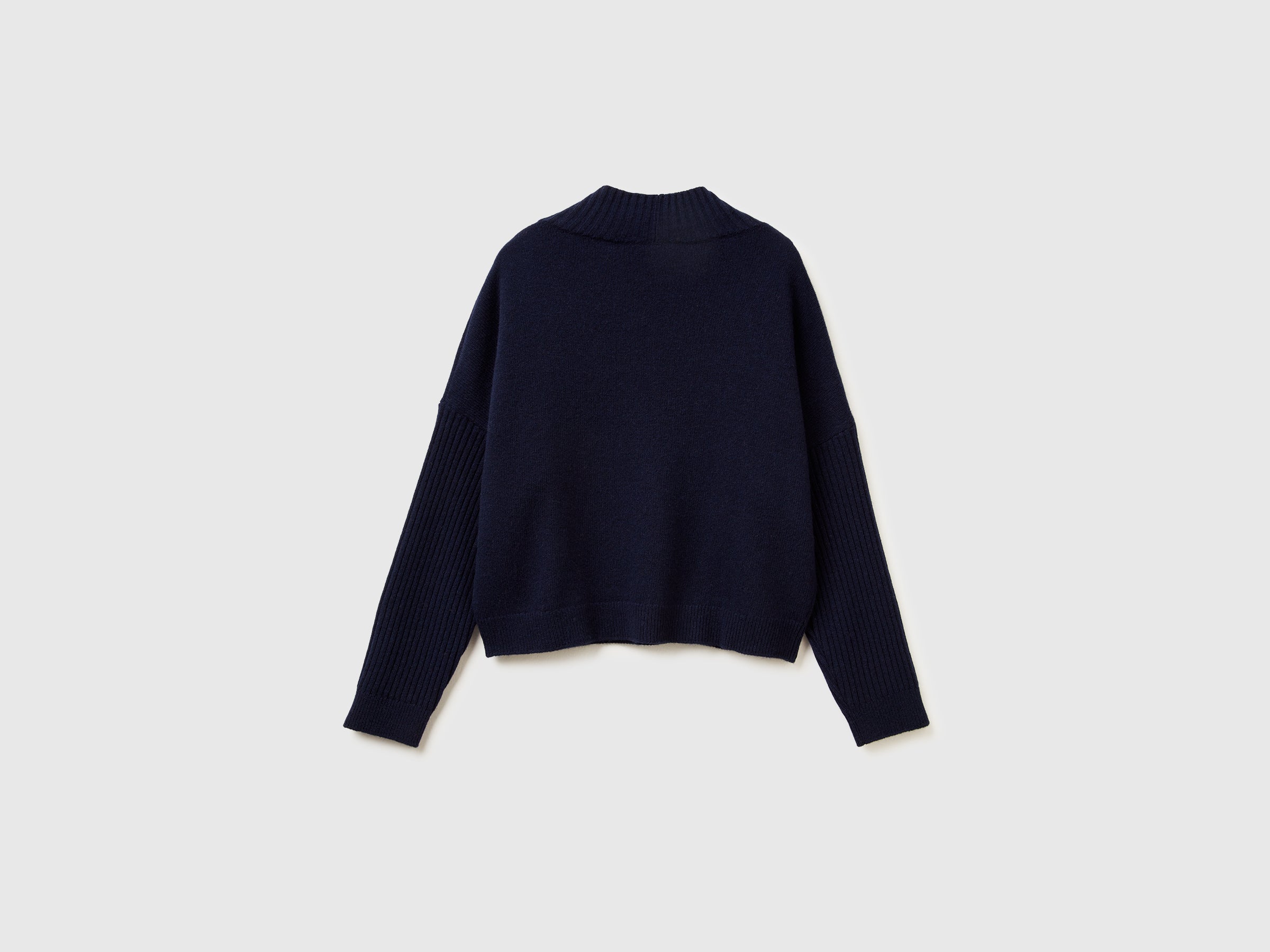 Camisola boxy fit com decote em V - ucb_image_BS