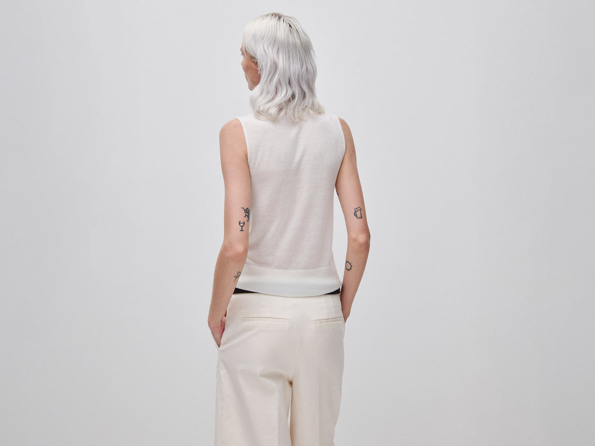 Camisola de gola alta sem mangas em mistura de lã ultraligeira - ucb_image_B