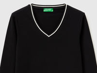 T-shirt ajustada com decote em V - ucb_image_DS1