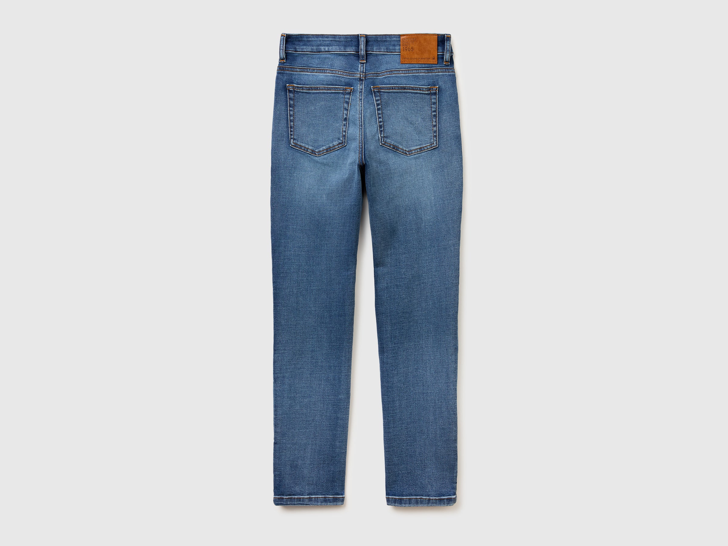 Jeans slim fit de cintura subida - ucb_image_BS