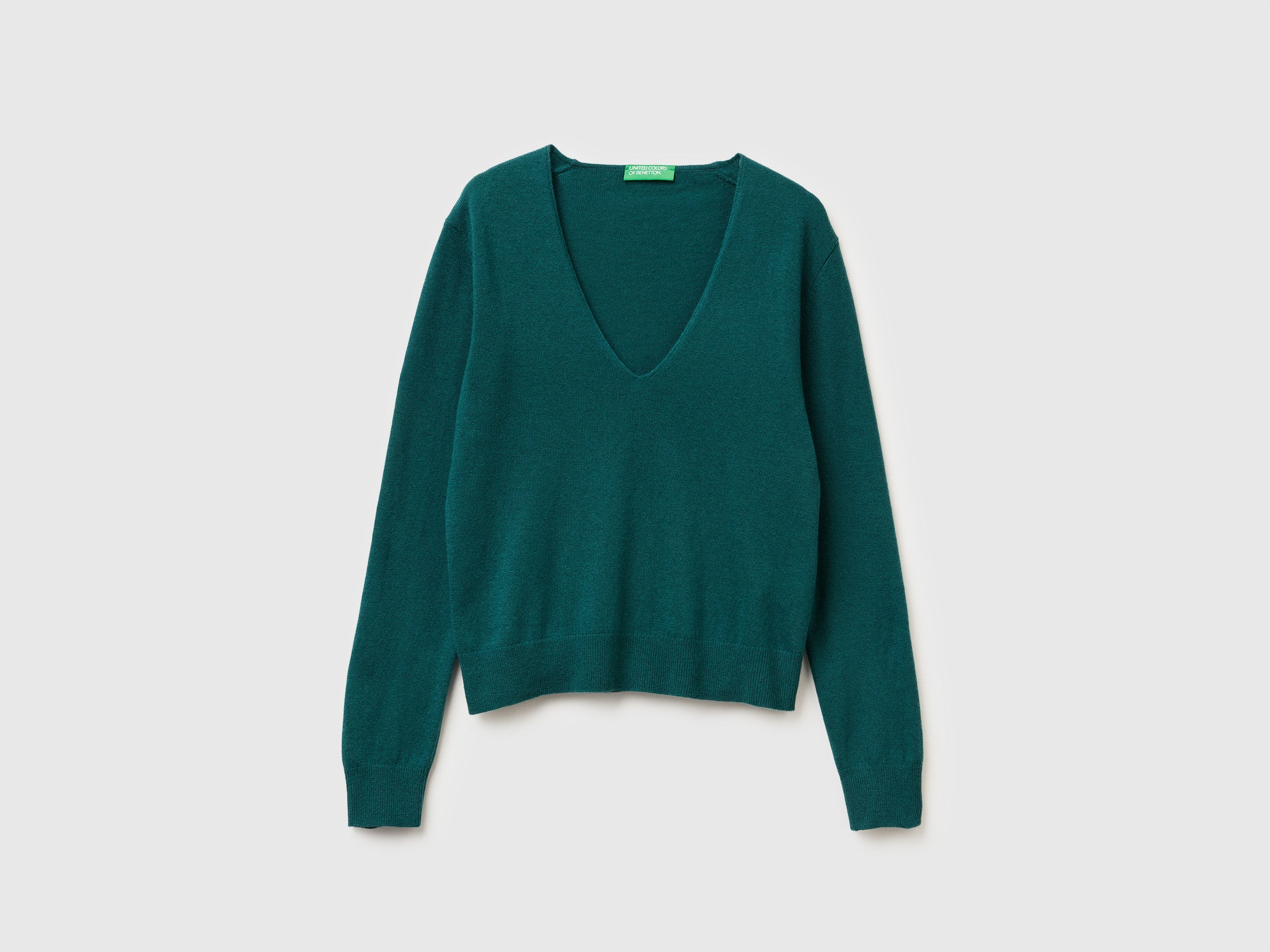 Camisola verde com decote em V em pura lã Merino - ucb_image_FS