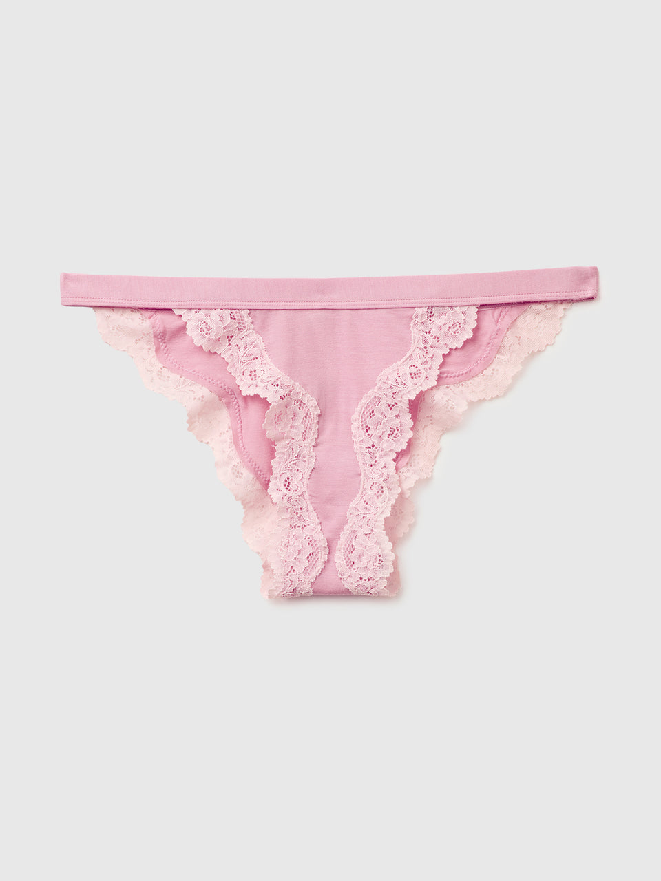 Low-cut briefs in silk blend with lace - ucb_image_FS