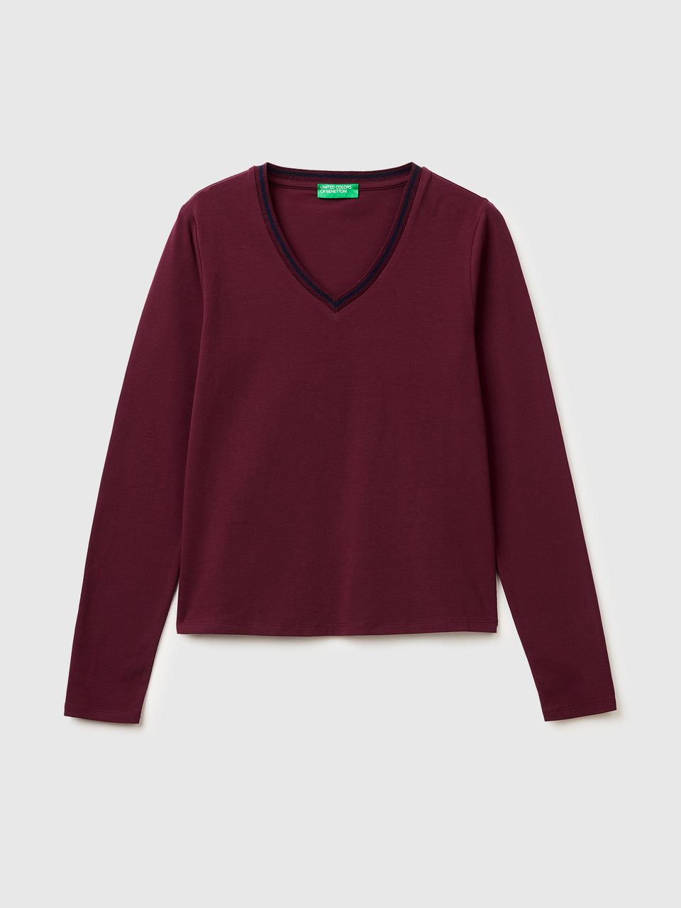 T-shirt ajustada com decote em V - ucb_image_FS
