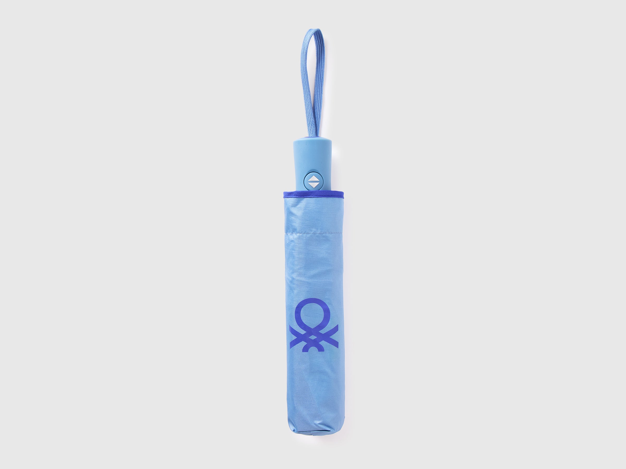 Sky blue umbrella - ucb_image_FS