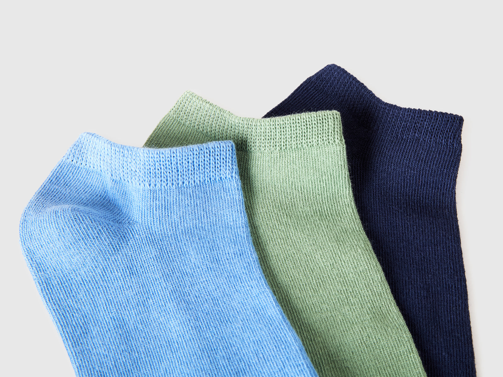 Three pairs of plain short socks - ucb_image_DS1