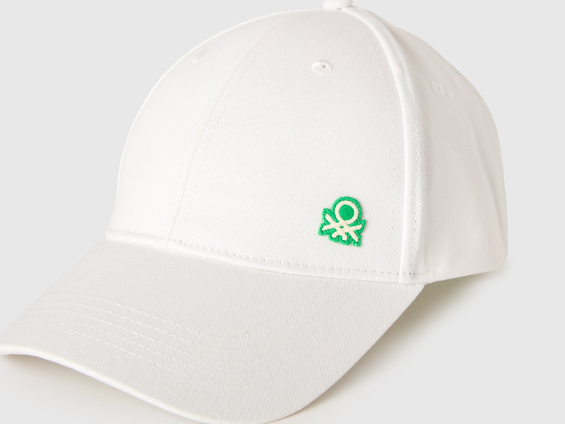 Baseball cap with logo - ucb_image_DS1