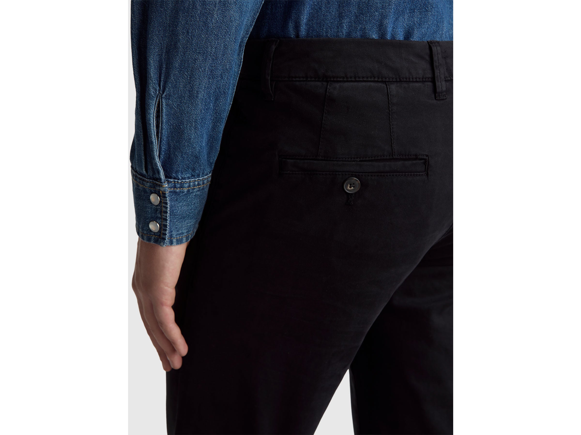 Chinos slim fit pretos - ucb_image_FY
