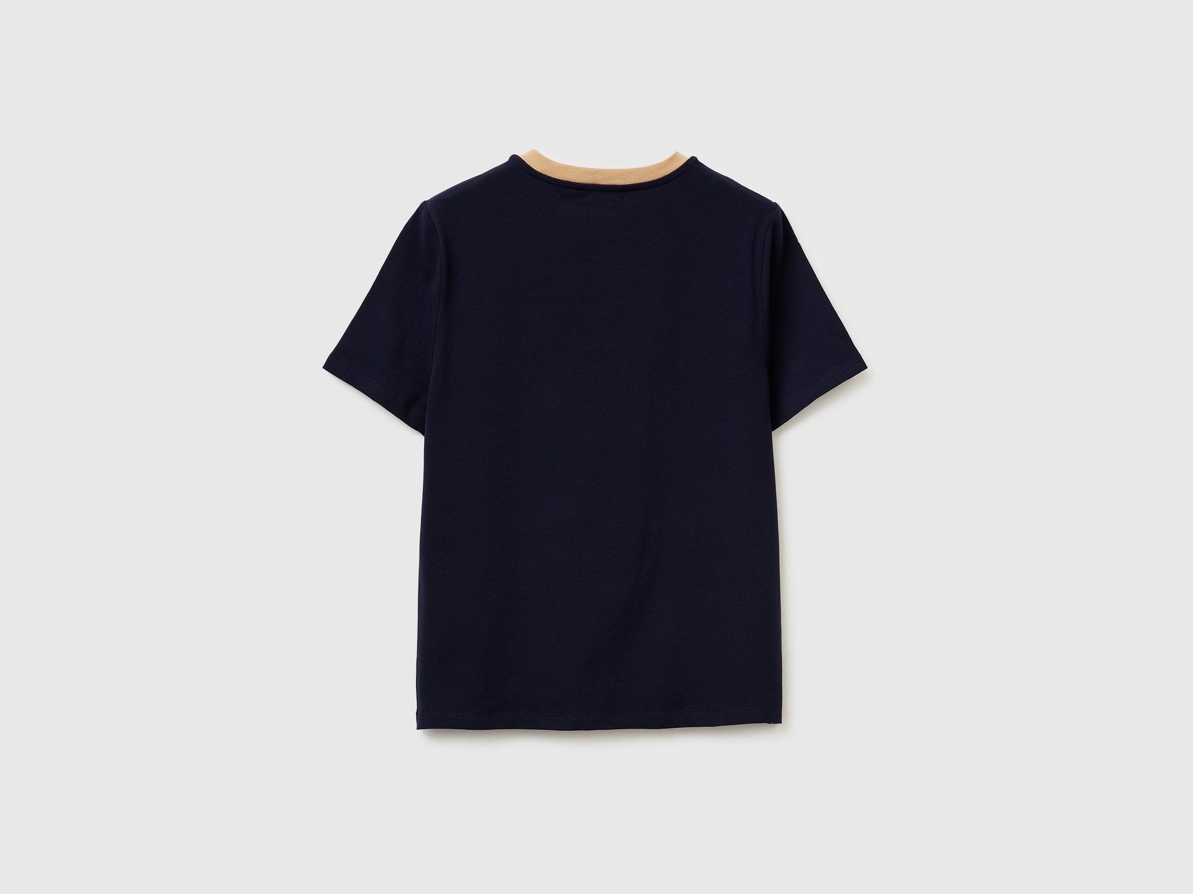 T-shirt com emblema bordado - ucb_image_BS