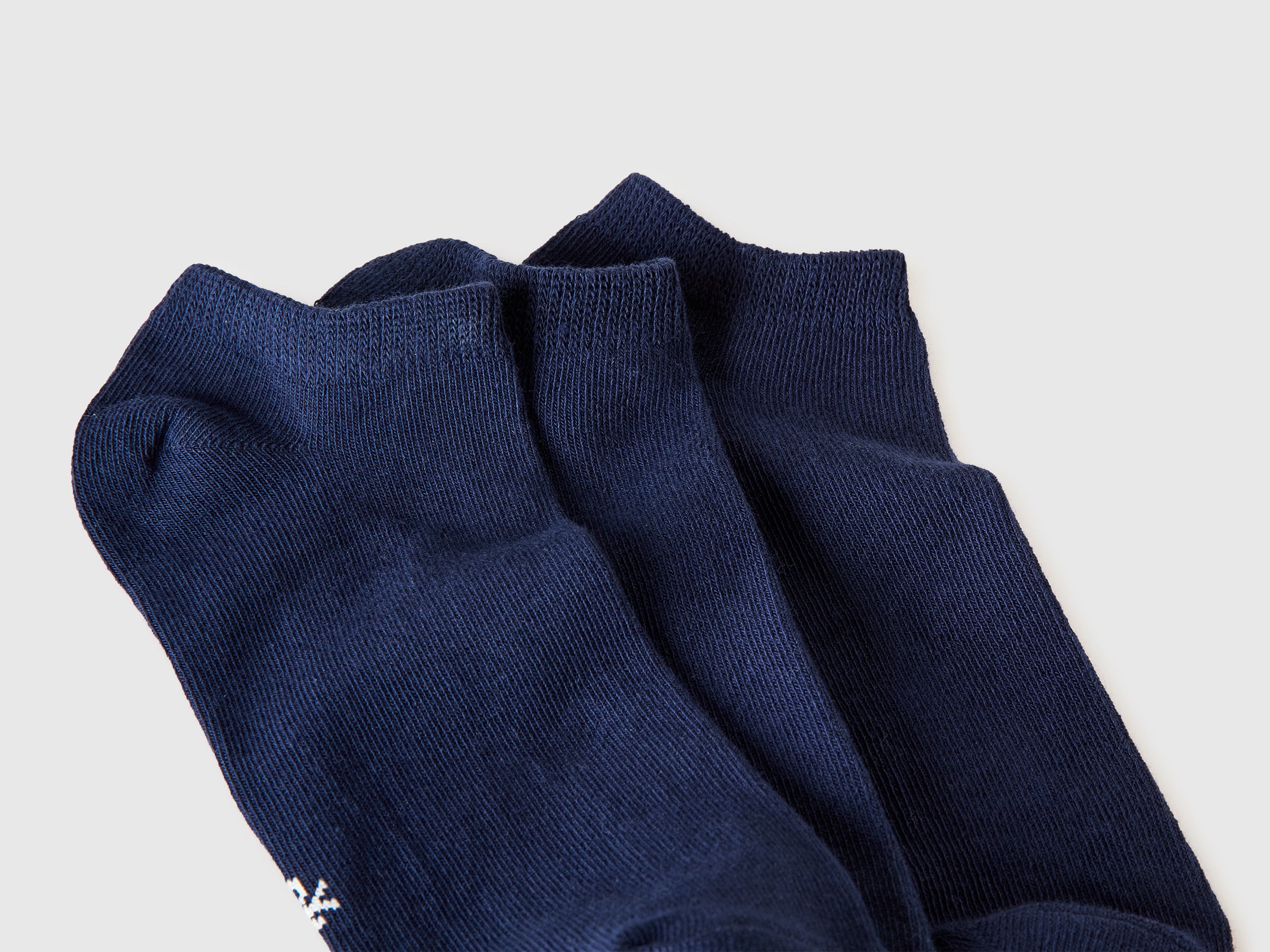 Three pairs of plain short socks - ucb_image_DS1