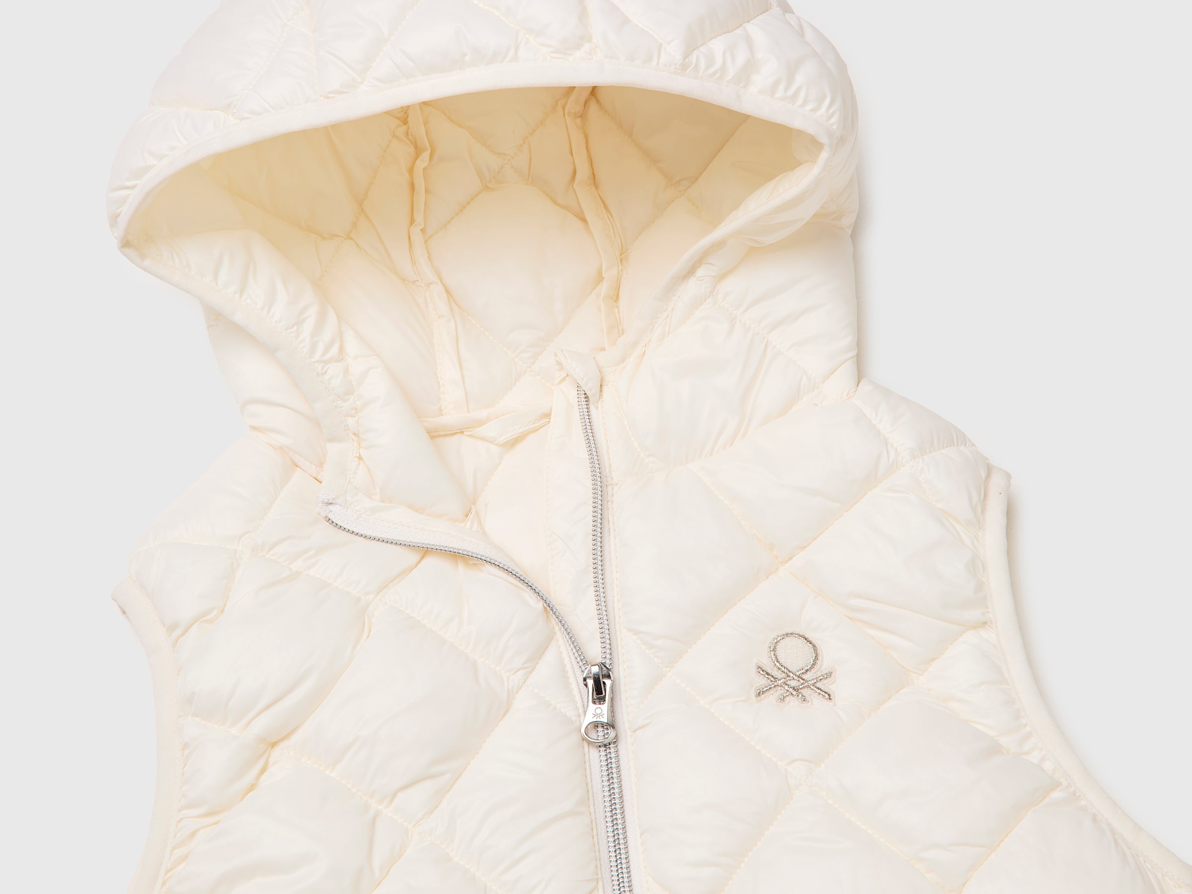Sleeveless jacket with hood - ucb_image_DS1