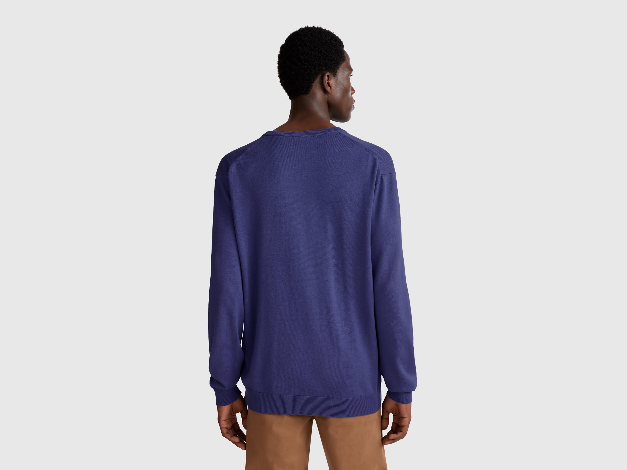Camisola em algodão puro com decote em V - ucb_image_B