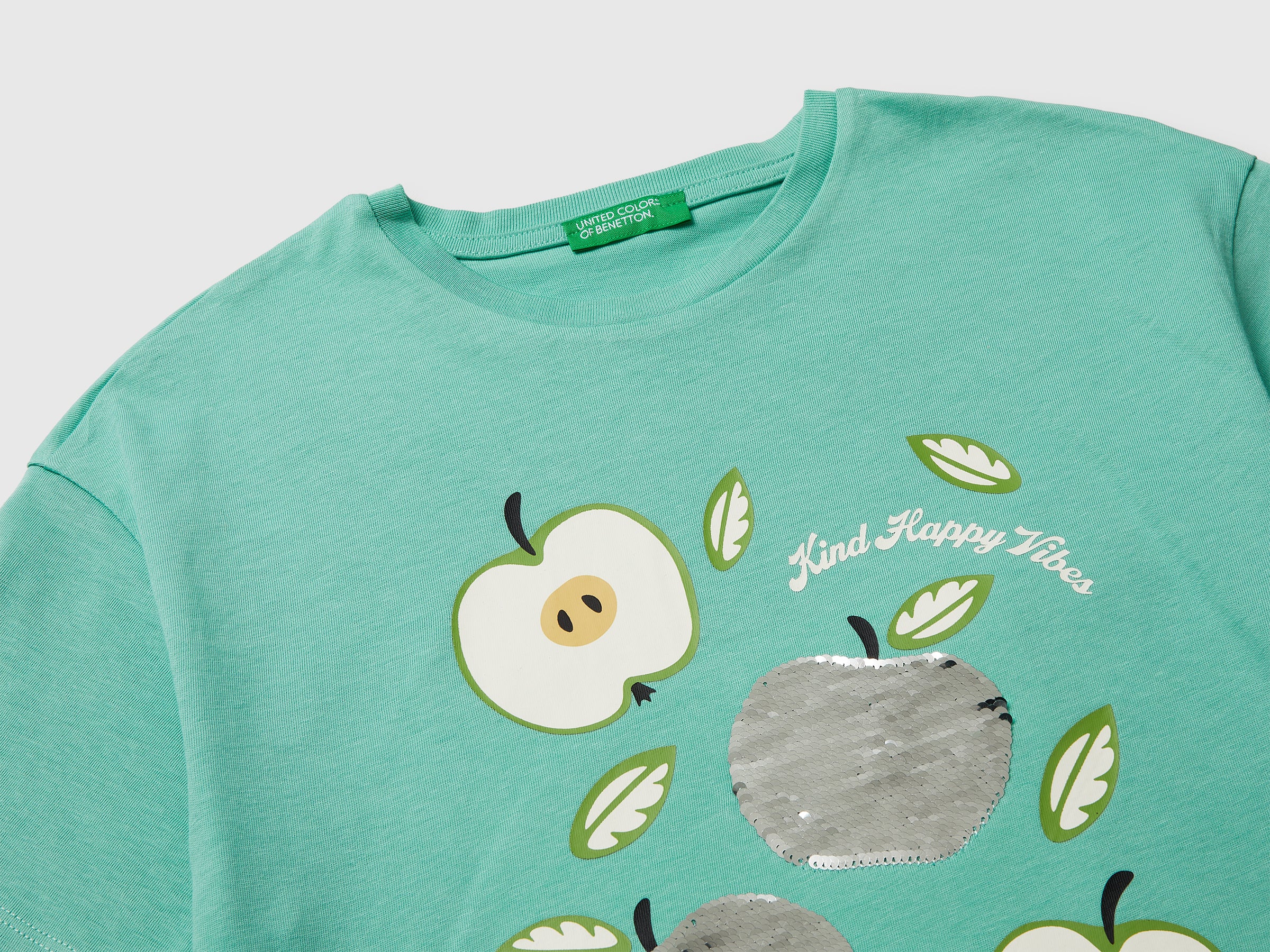 T-shirt com estampa e lantejoulas - ucb_image_DS1