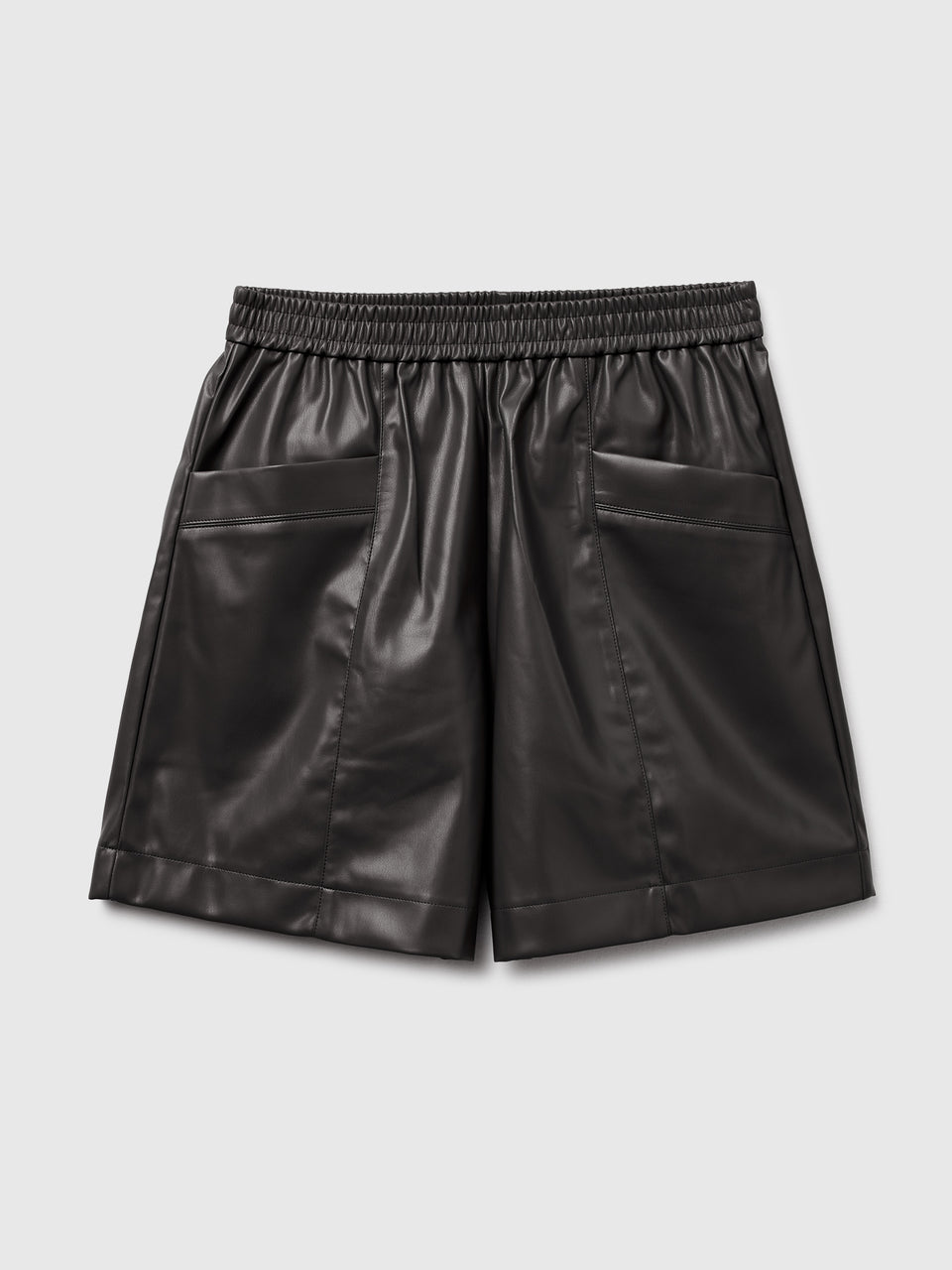 Bermudas em tecido efeito pele - ucb_image_FS