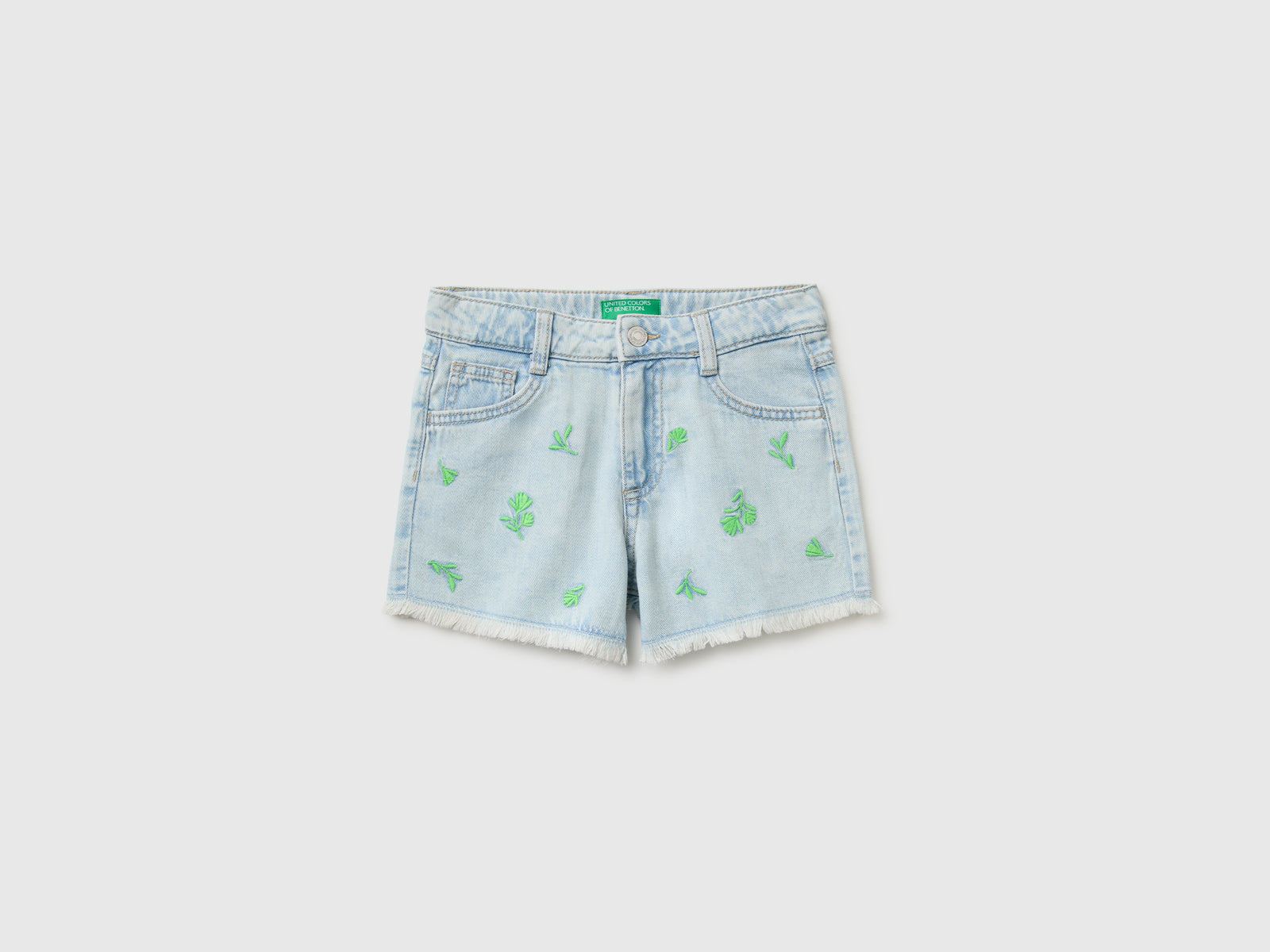 Denim shorts with little flowers - ucb_image_FS