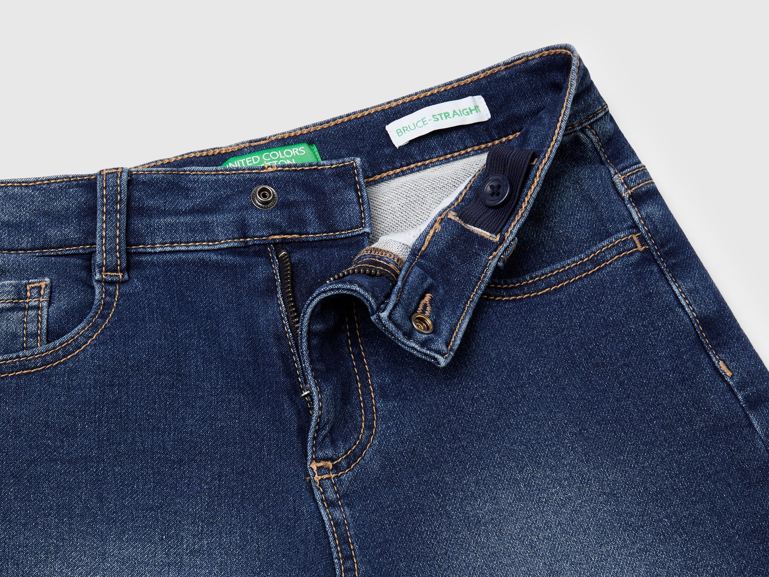 Straight Bermuda shorts in stretch denim - ucb_image_DS1