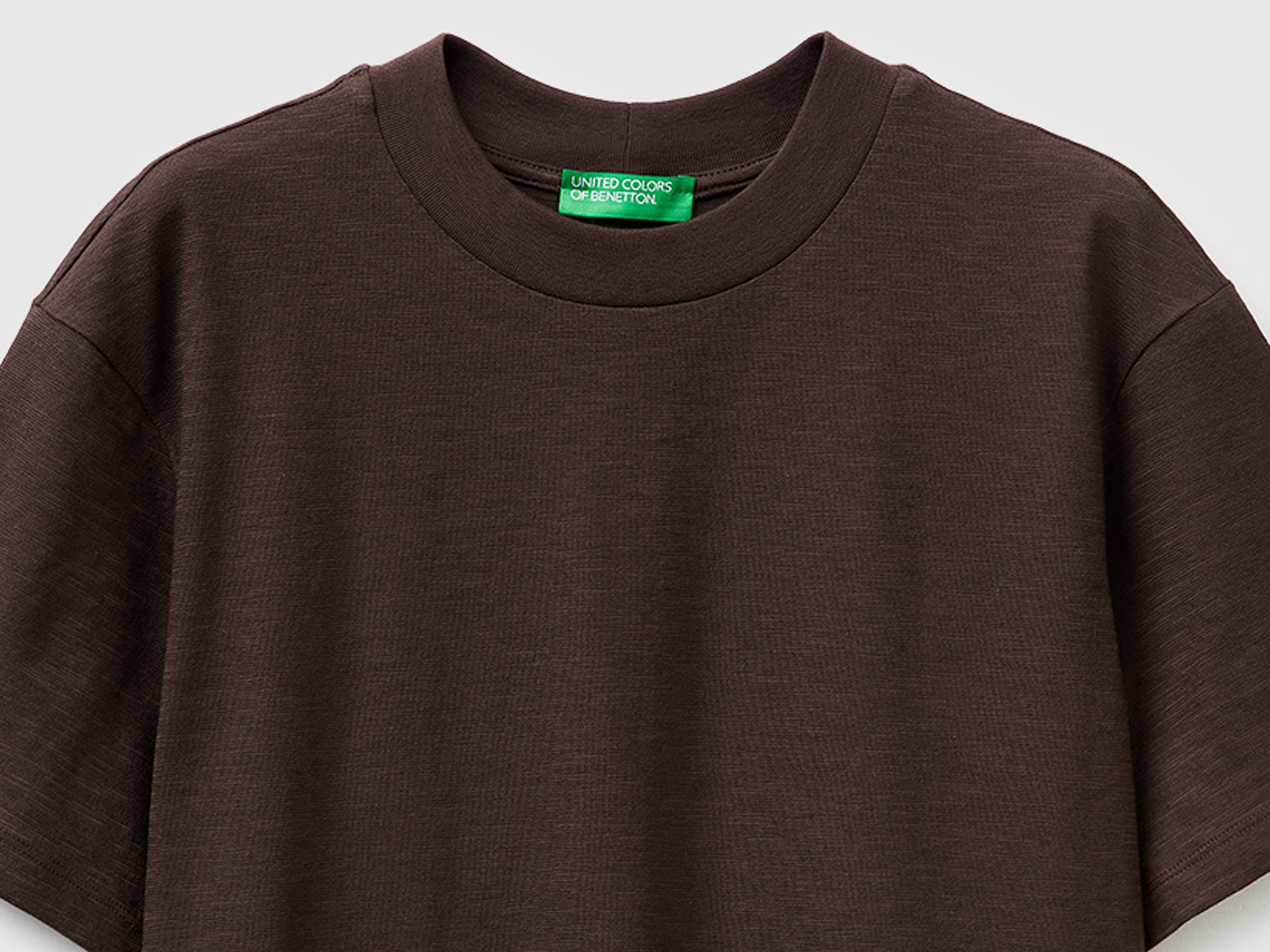 Crew neck t-shirt in lightweight cotton - ucb_image_DS1