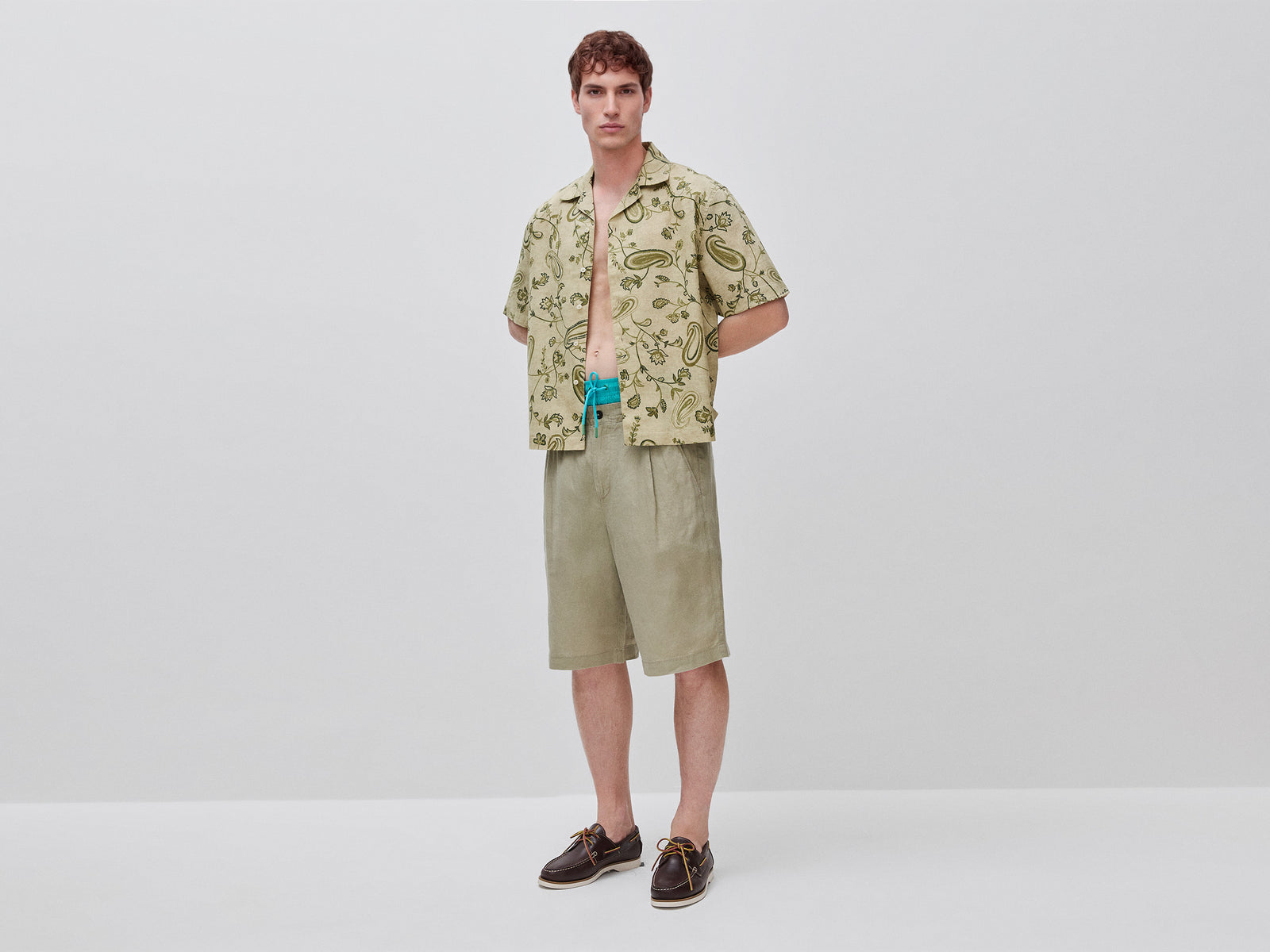 Pure linen Bermuda shorts