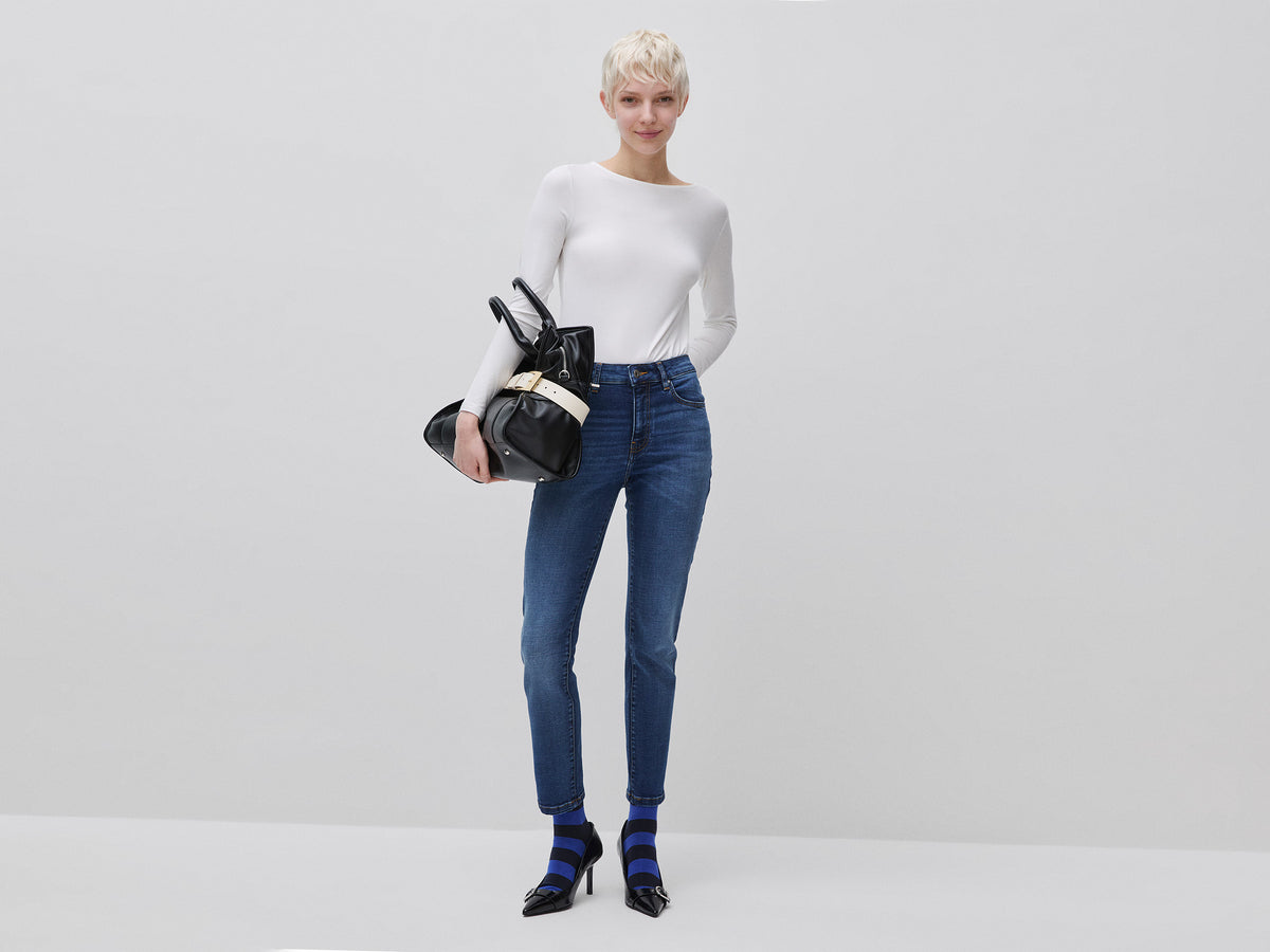 Slim fit high-waisted jeans