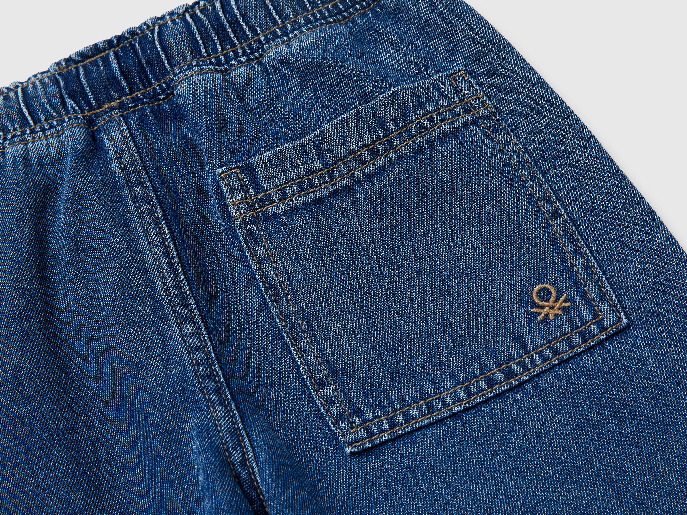 Jogger-style jeans - ucb_image_DS1