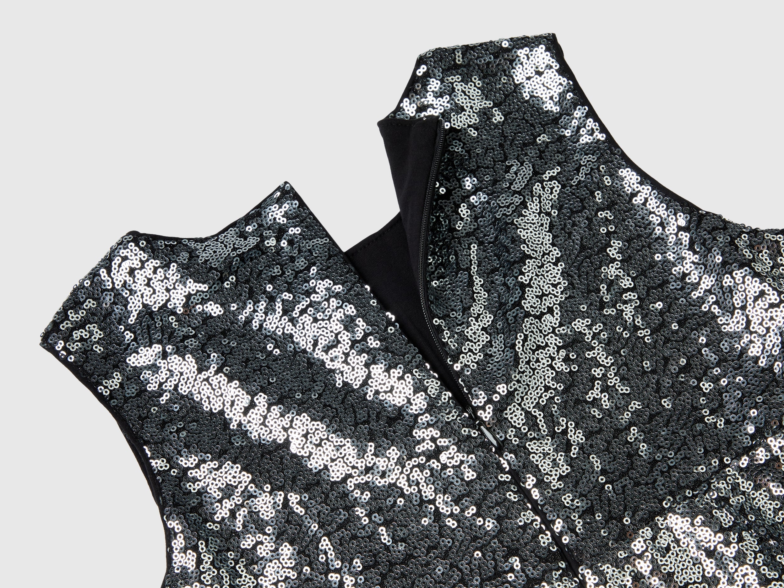 Vestido com lantejoulas - ucb_image_DS1