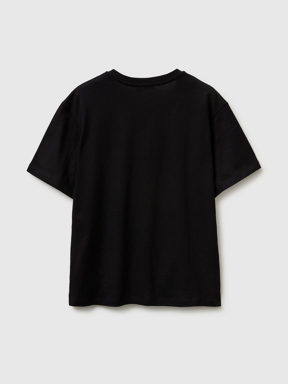 T-shirt decote em V em algodão leve - ucb_image_BS
