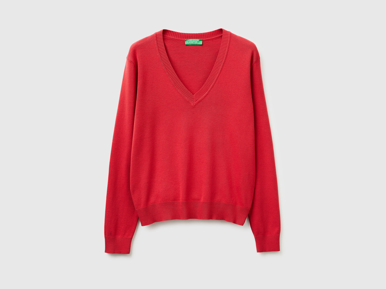 Strawberry red V-neck sweater in tricot cotton - ucb_image_FS