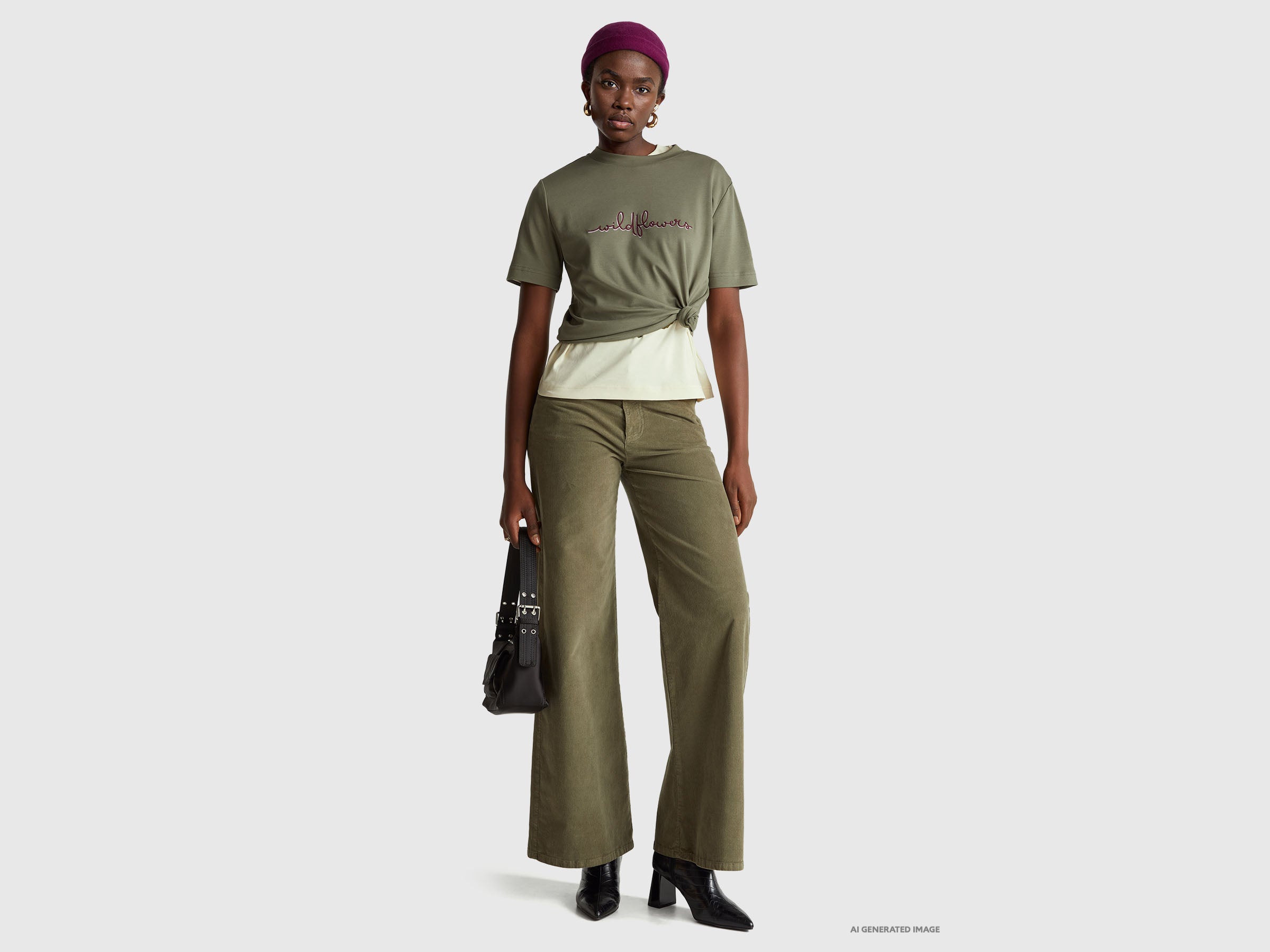 T-shirt com estampa e bordado - ucb_image_FY