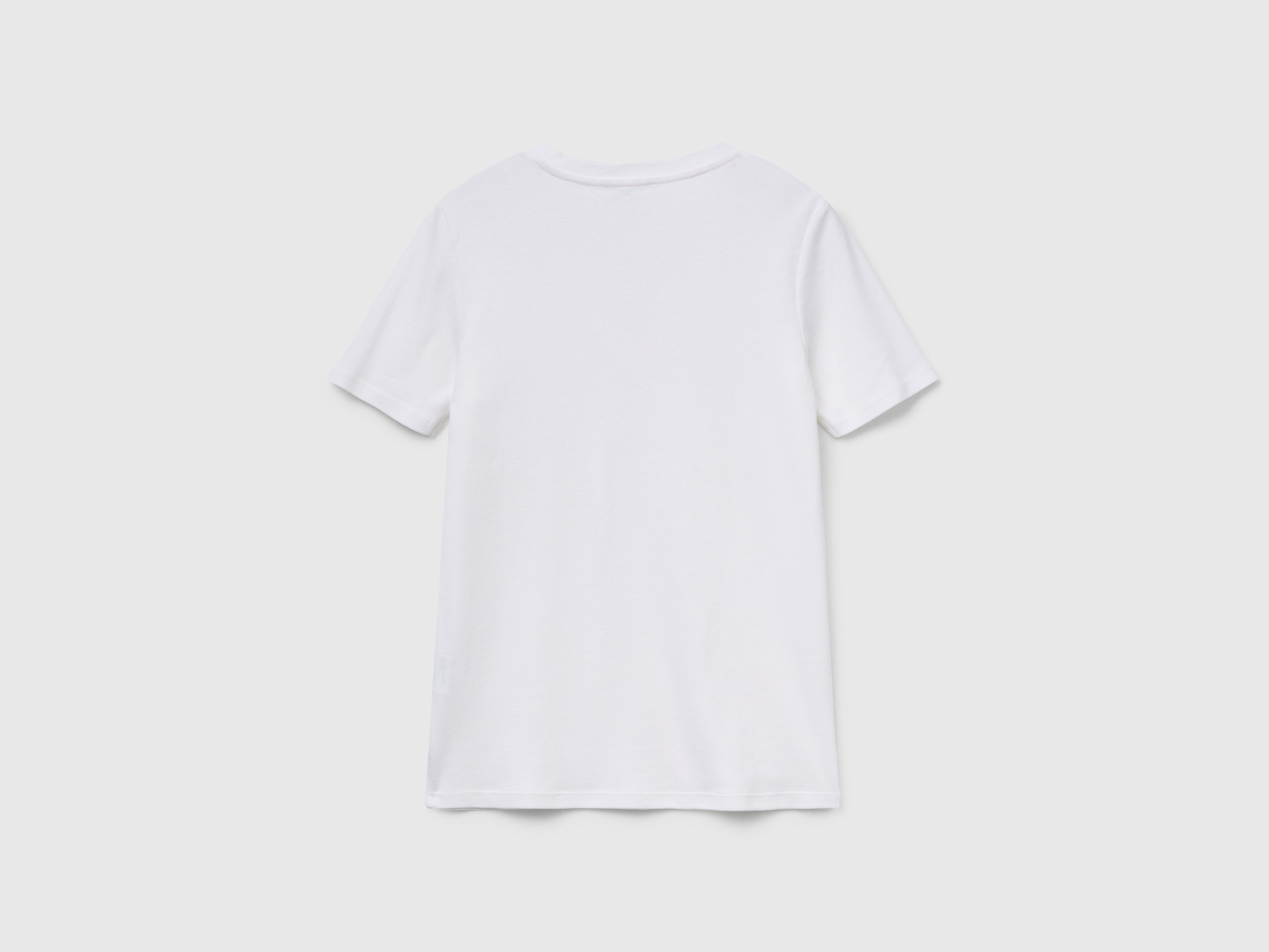 T-shirt em algodão puro com decote em V - ucb_image_BS