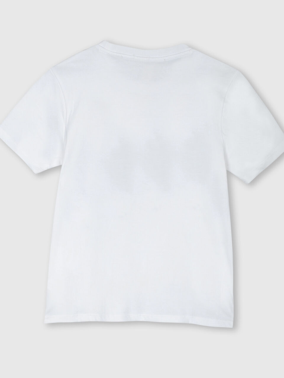 Short sleeved black and white t-shirt image number 2