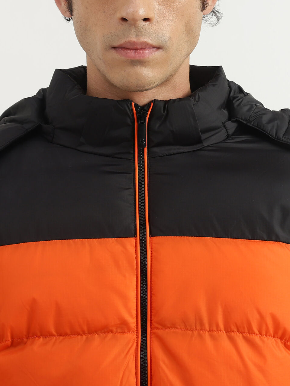 CONTRAST PANEL HEAVY PUFFER JACKET image number null