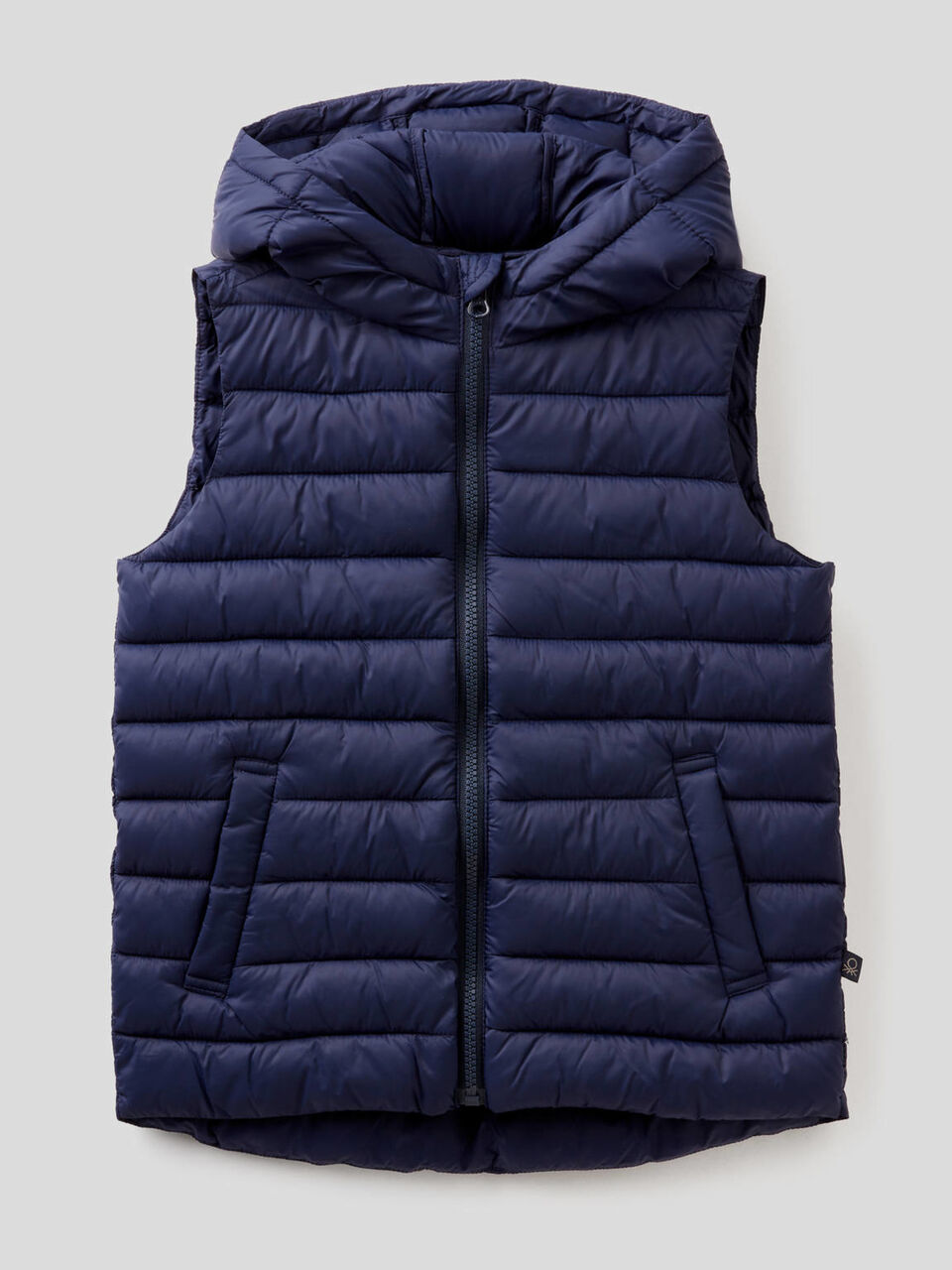 Blouson sans manches avec capuche image number 1
