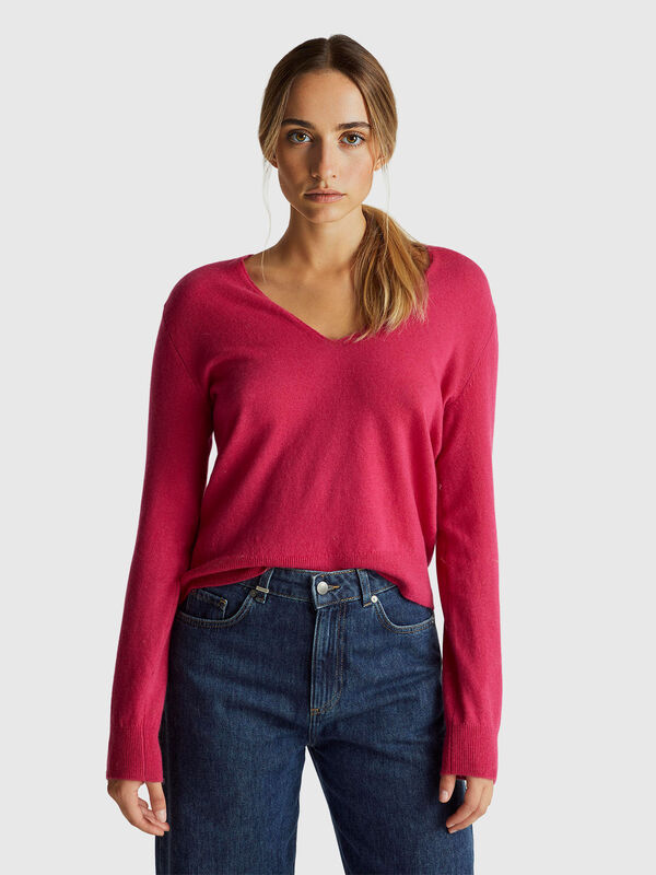 Fuchsia V-neck sweater in pure Merino wool Women