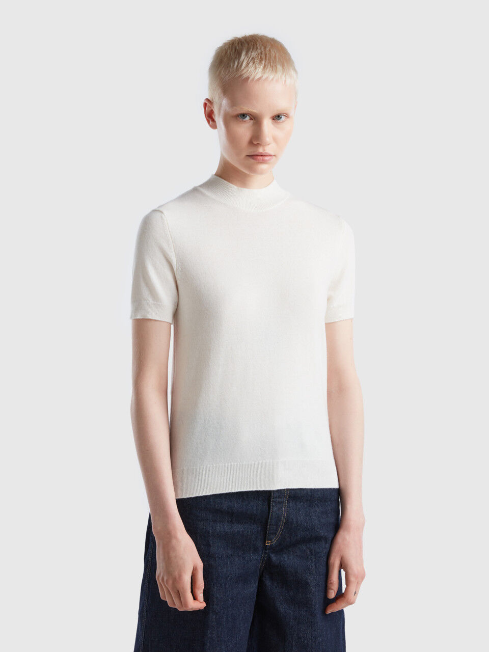 White turtleneck short sleeve outlet