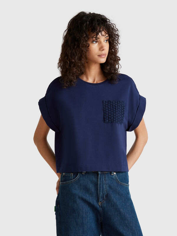 T-shirt avec poche macramé Femme