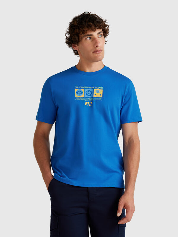 Blaues T-Shirt mit Grafik Herren