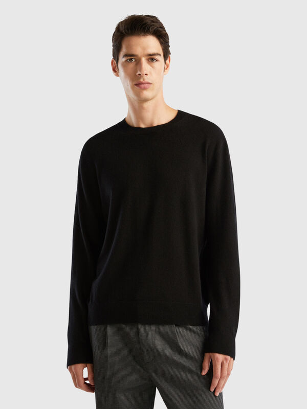 Black sweater in pure cashmere