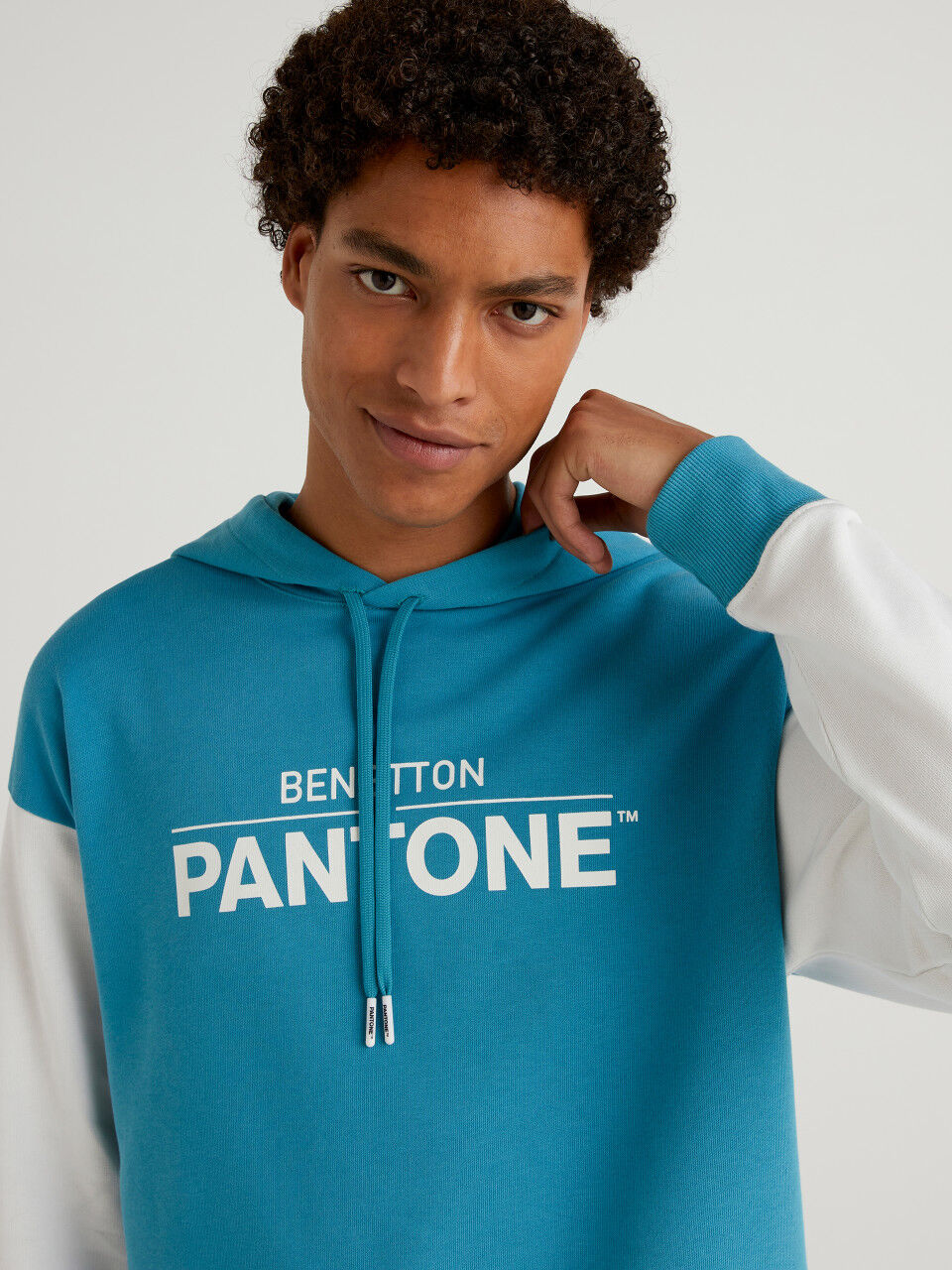 BenettonxPantone™ light blue sweatshirt