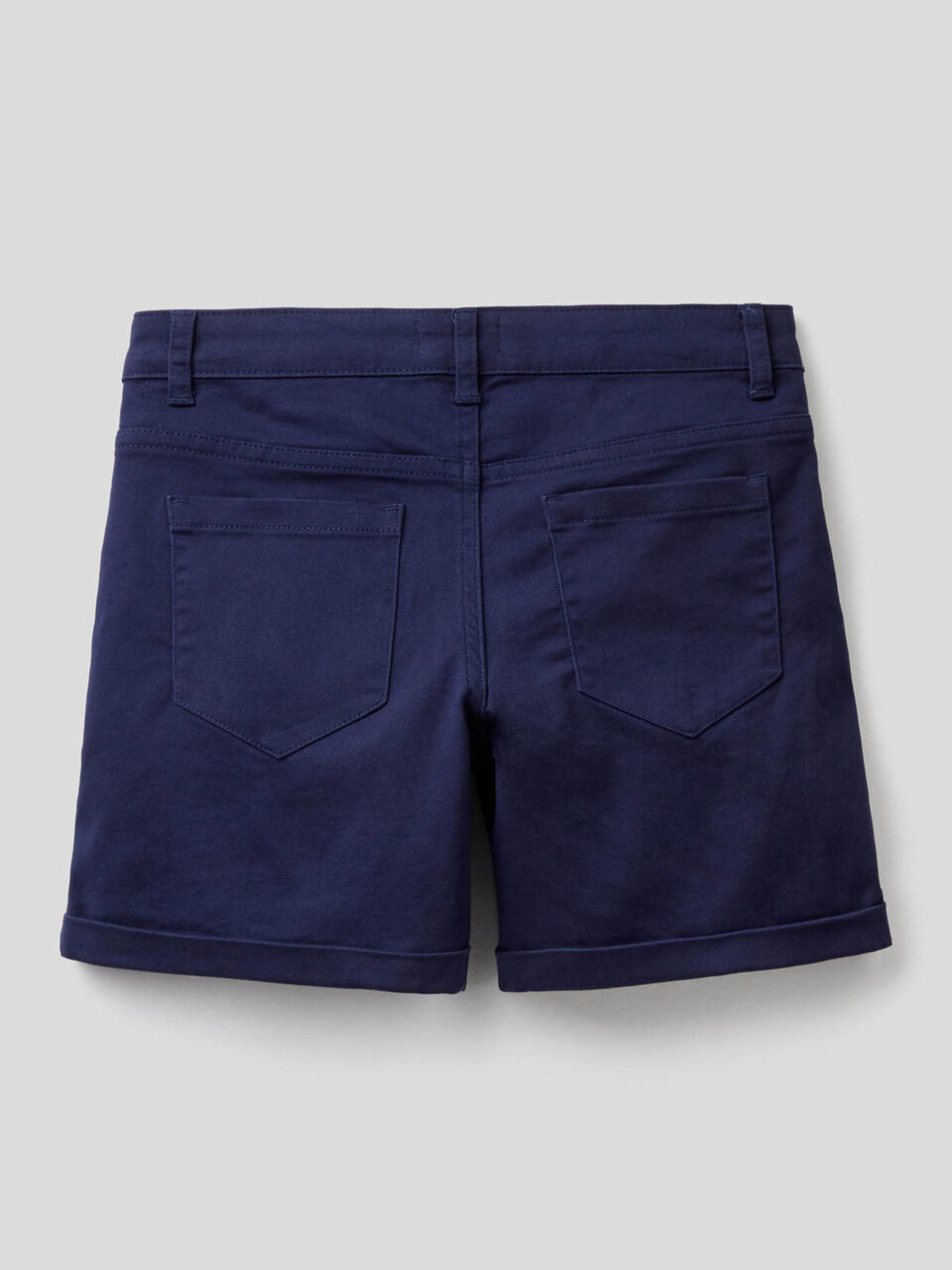 Einfarbige Five-Pocket-Shorts image number 2